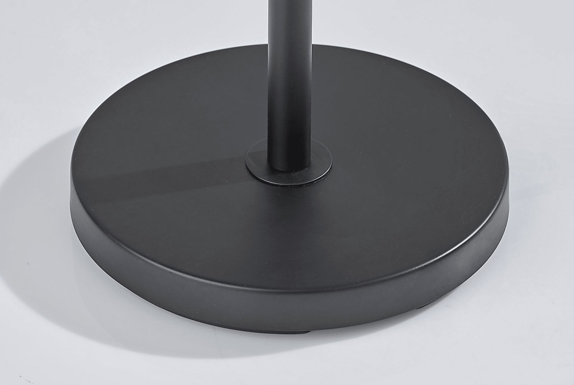 Maelia Black Floor Lamp - Image 3