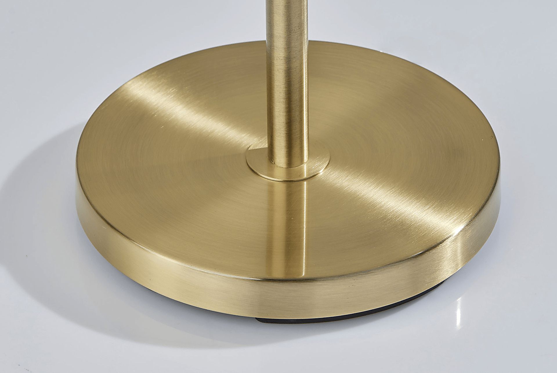 Maelia Brass Floor Lamp - Image 4