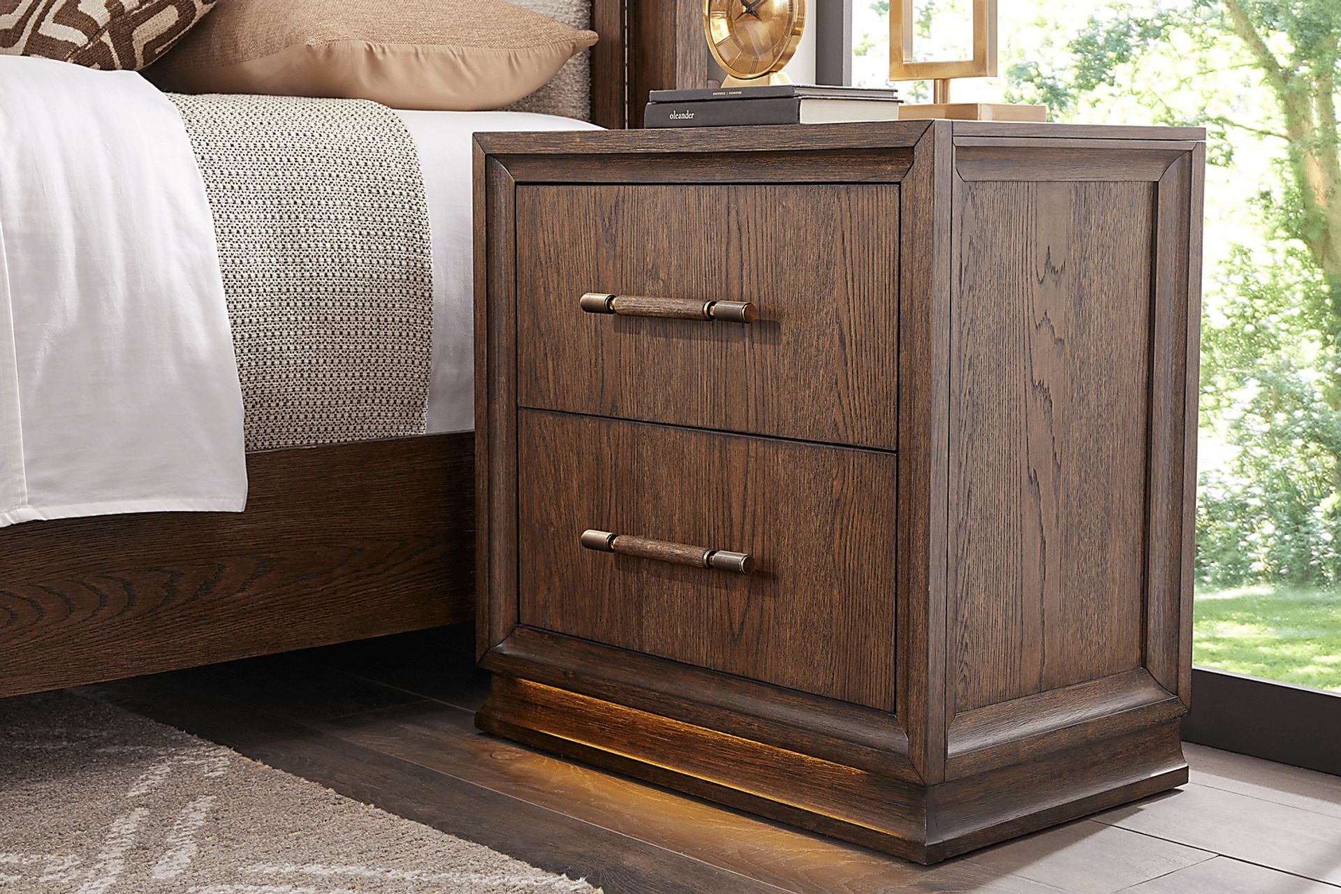 Maguire Brown 5 Pc Queen Upholstered Bedroom - Image 13