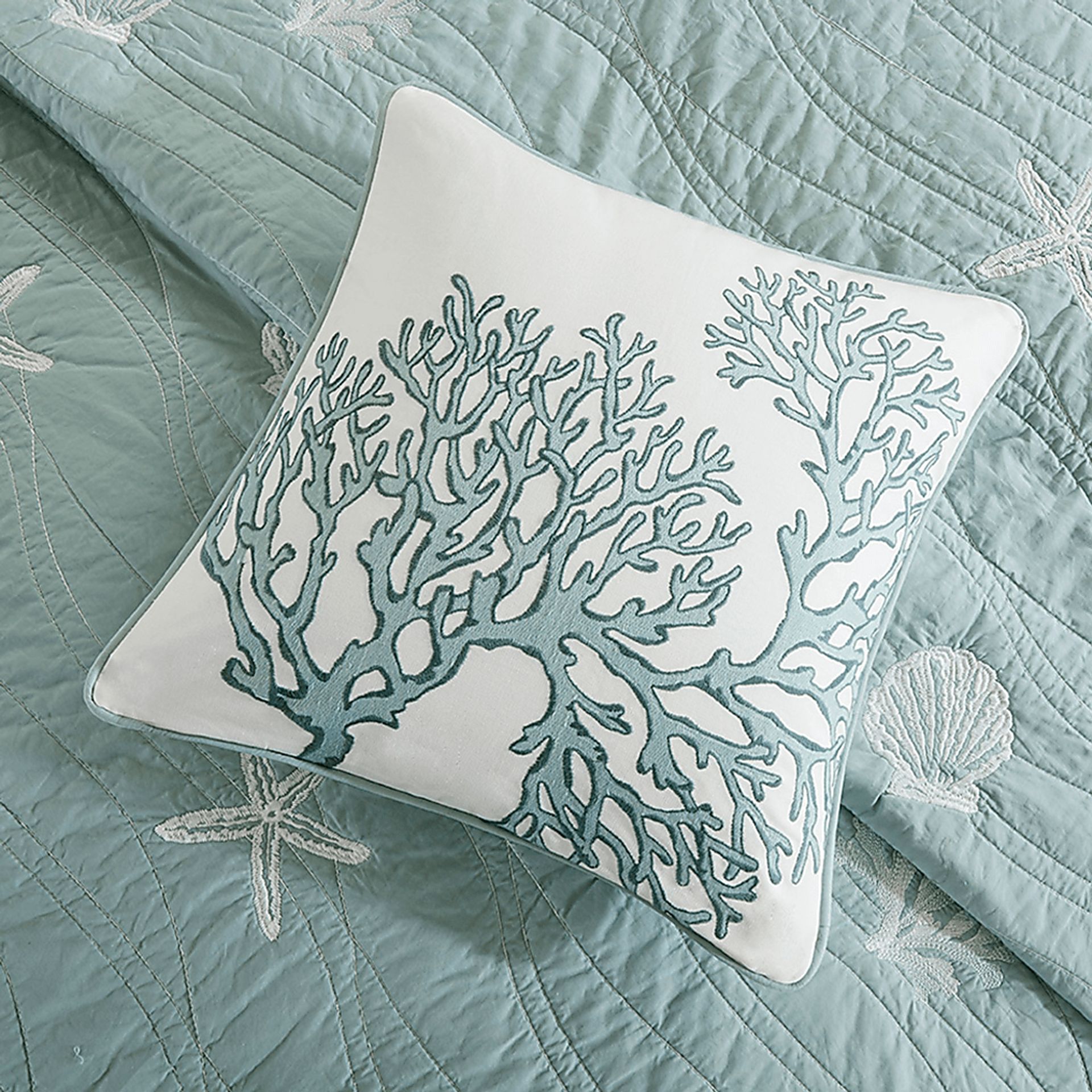 Mahaska Seafoam 4 Pc Full/Queen Coverlet Set - Image 4