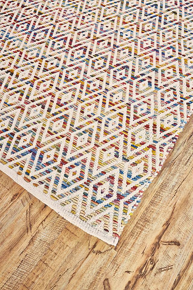 Mai Beige 3'6 x 5'6 Rug - Thumbnail - Image 4