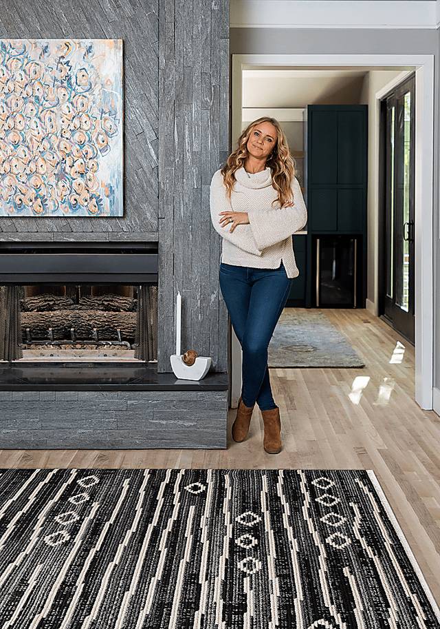 Maidbo Black 5'7 x 7'7 Rug - Thumbnail - Image 3