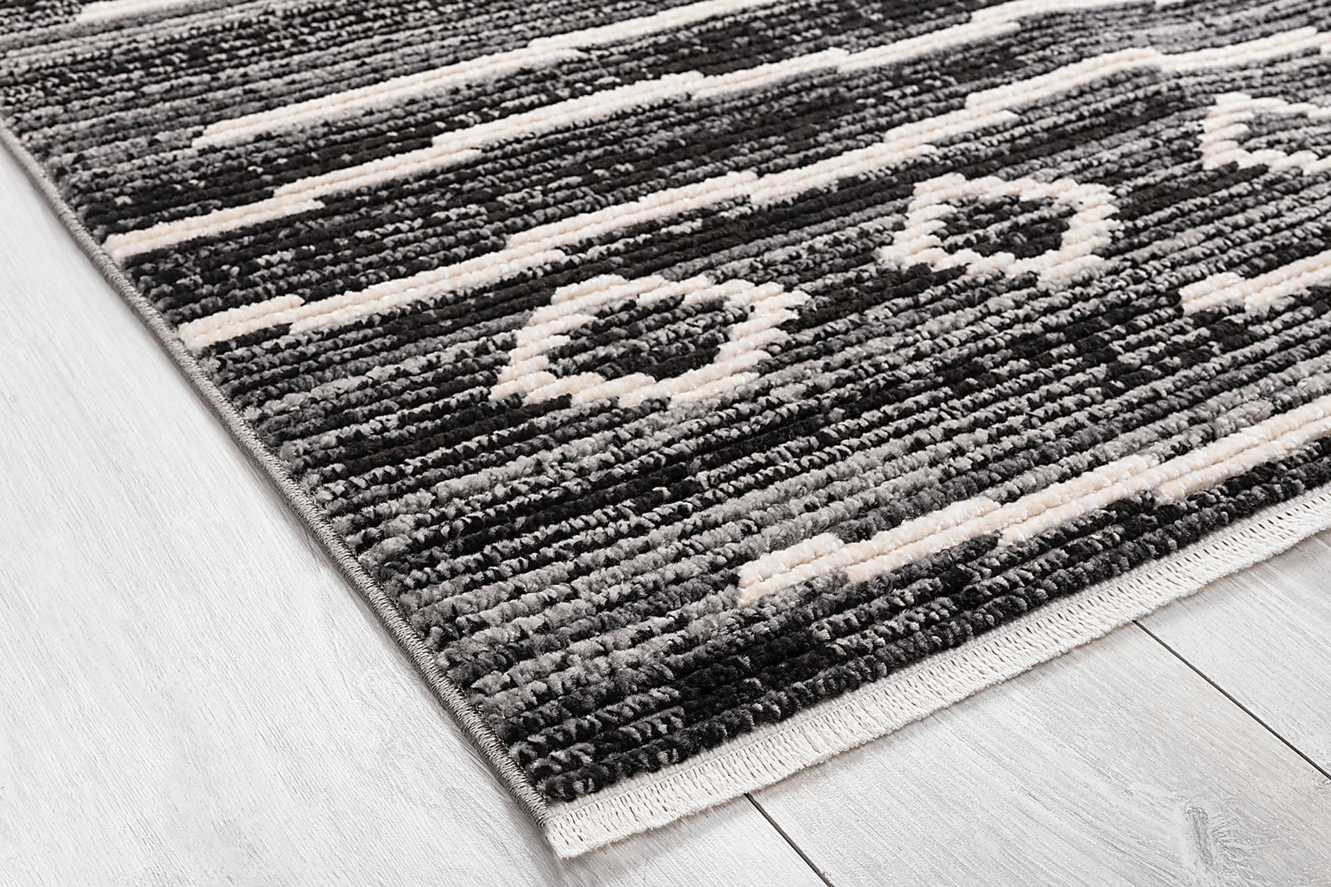 Maidbo Black 5'7 x 7'7 Rug - Image 4
