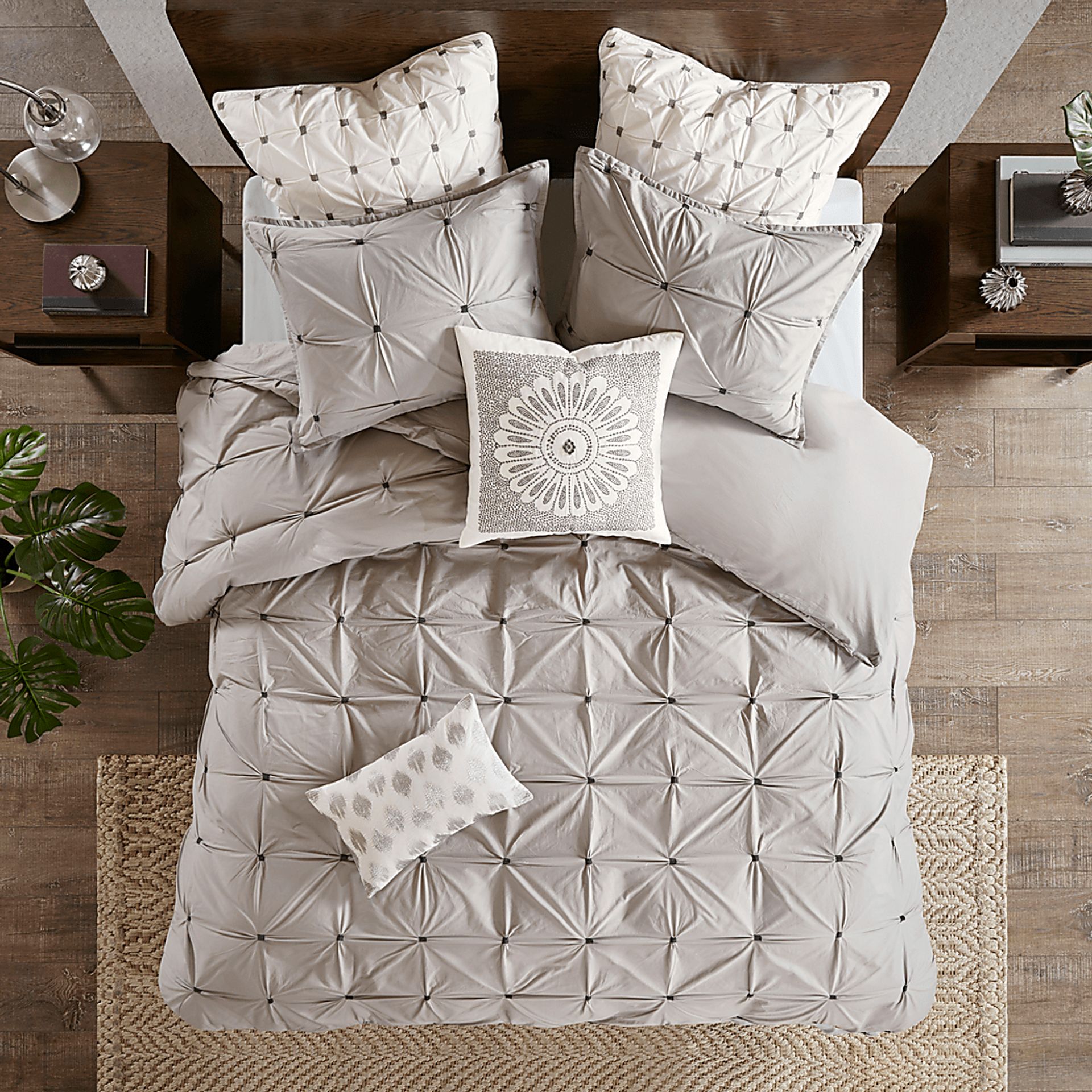 Mairen Gray 3 Pc Queen Duvet Cover Set - Image 3
