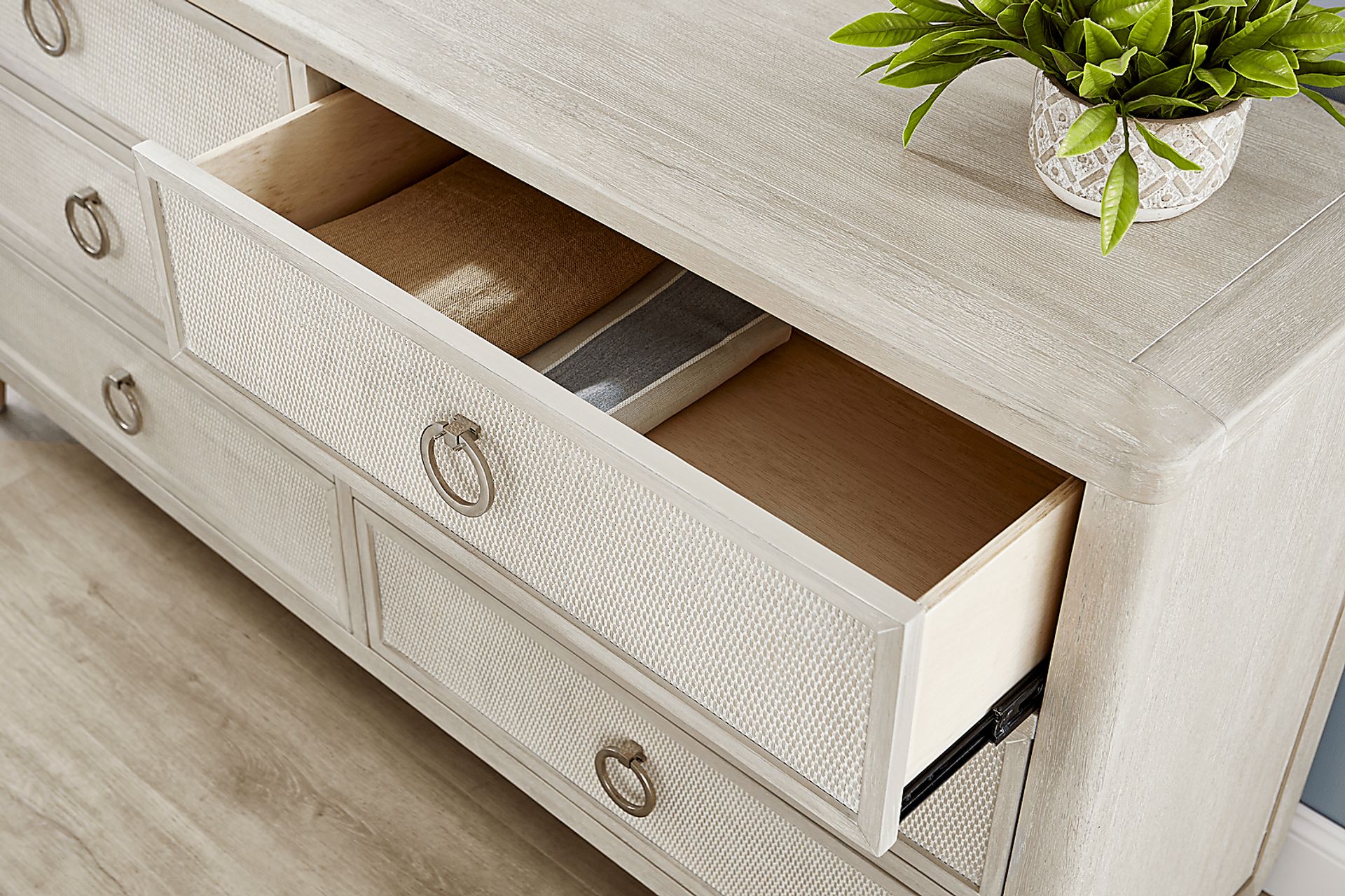Maldive White Dresser - Image 4