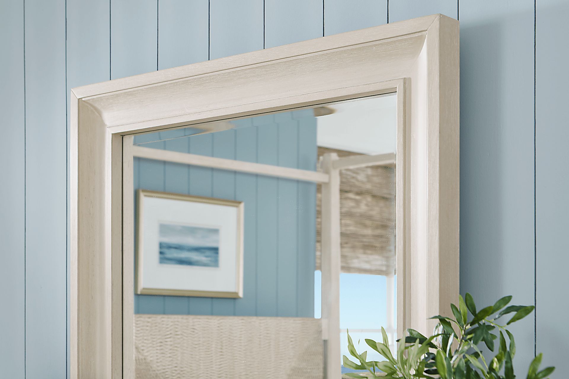 Maldive White 5 Pc Queen Panel Bedroom - Image 10