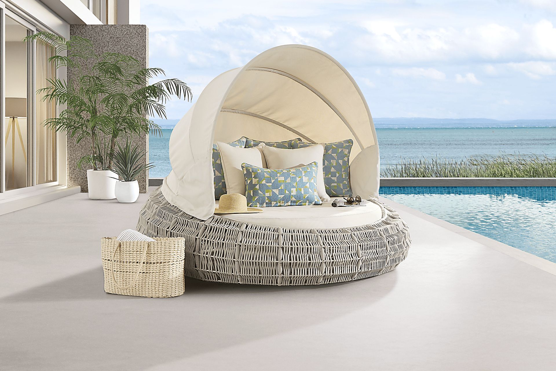 Malibu Gray Outdoor Daybed - Image 5