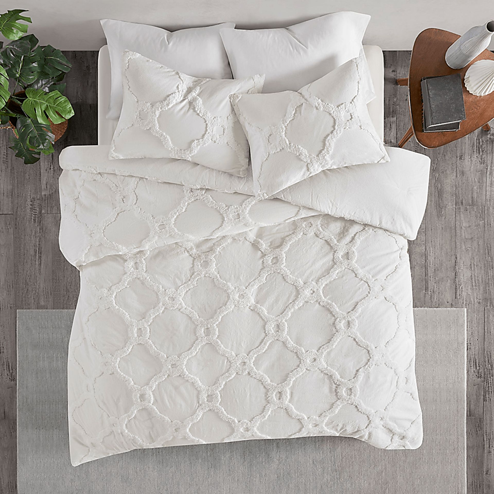 Malurin White 3 Pc King/California King Duvet Set - Image 3