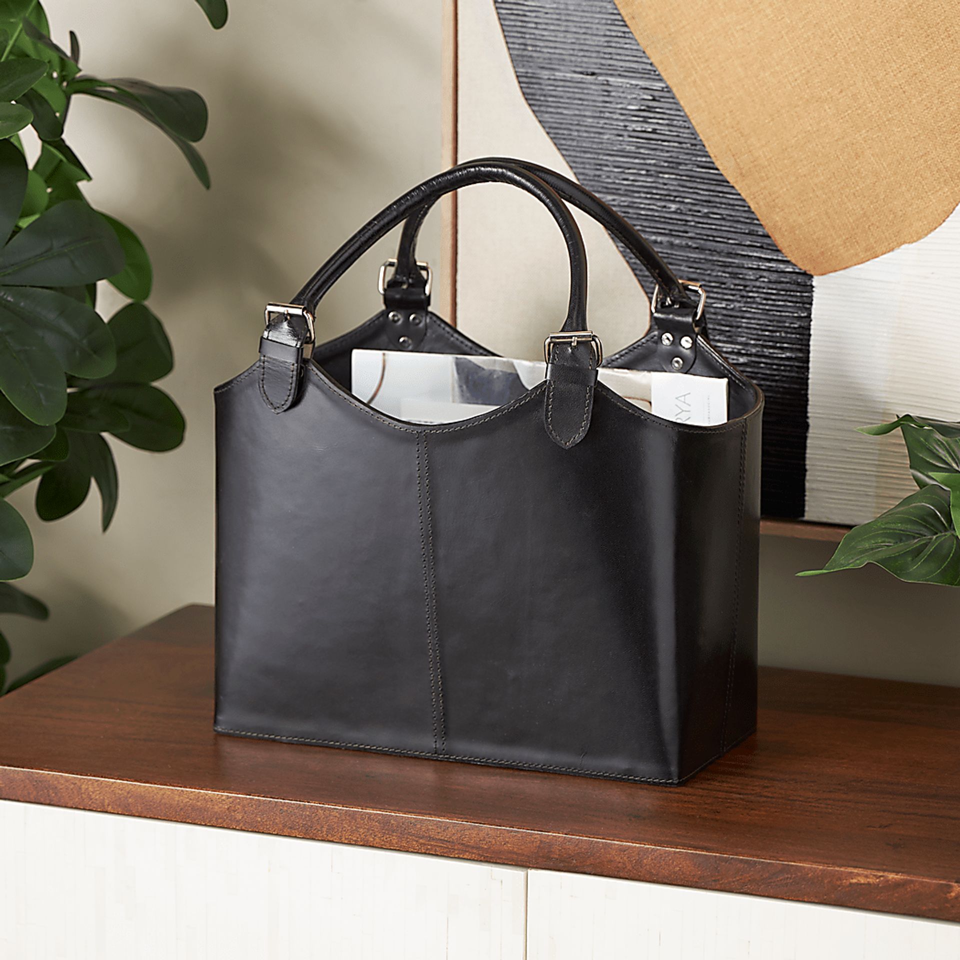 Mamra Black Magazine Holder - Image 2