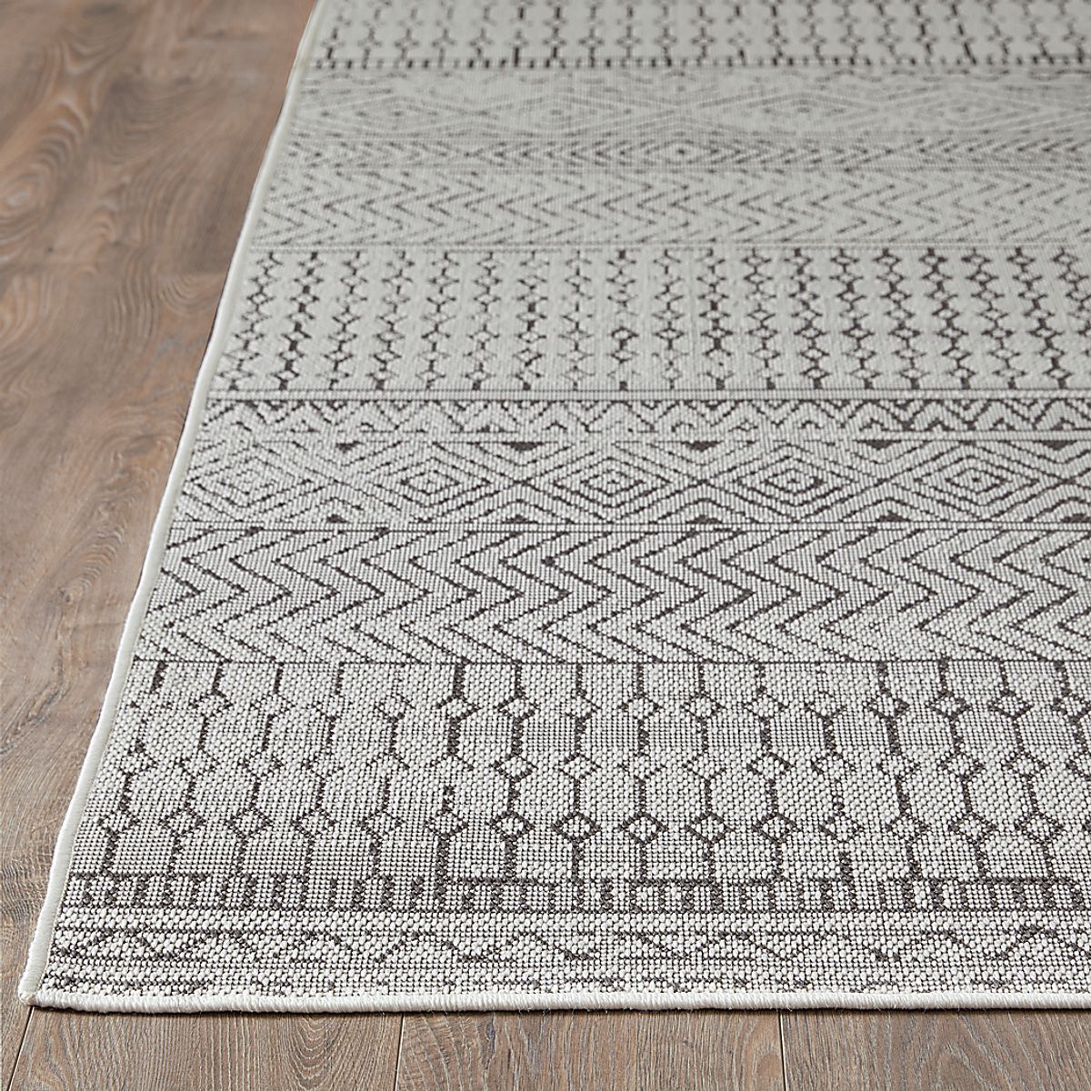 Manar Gray Outdoor Rugs | Rooms to Go
