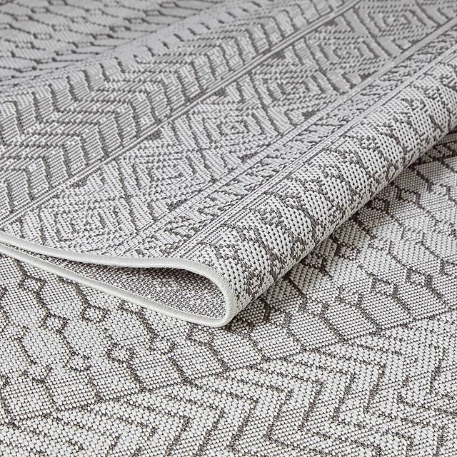 Manar Gray 5'3 x 7'3 Indoor/Outdoor Rug - Thumbnail - Image 7