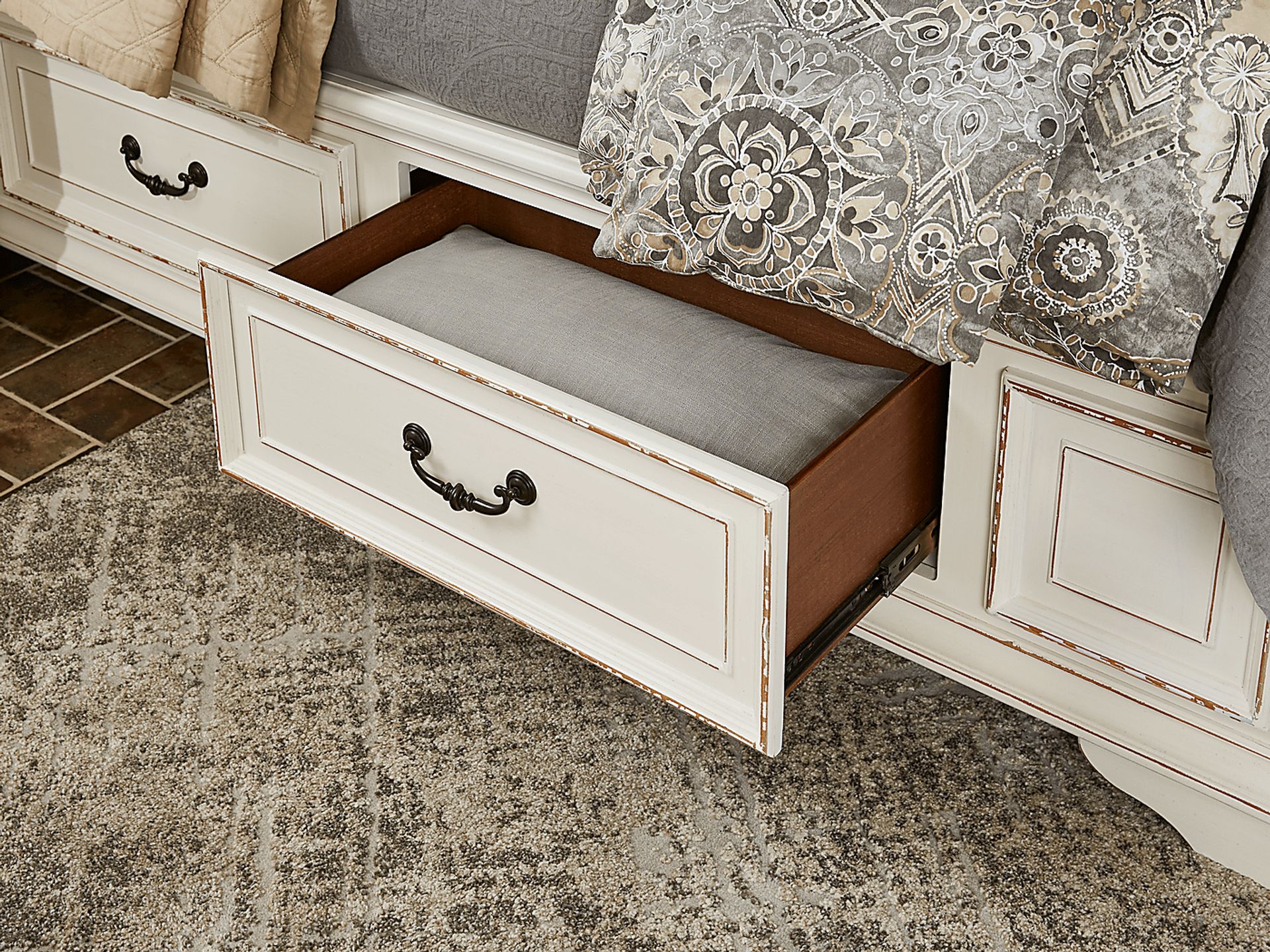 Marien Park White 5 Pc King Storage Bedroom - Image 6
