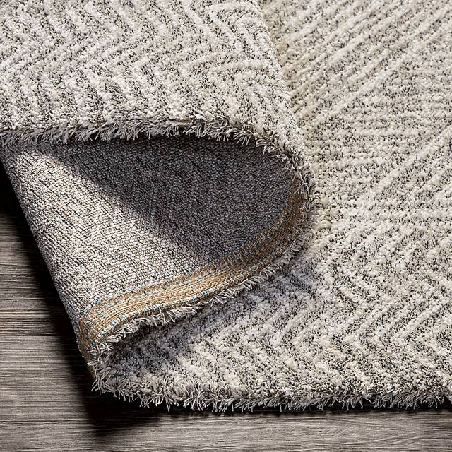 Marivel Silver 6'7 x 9'6 Rug - Thumbnail - Image 4