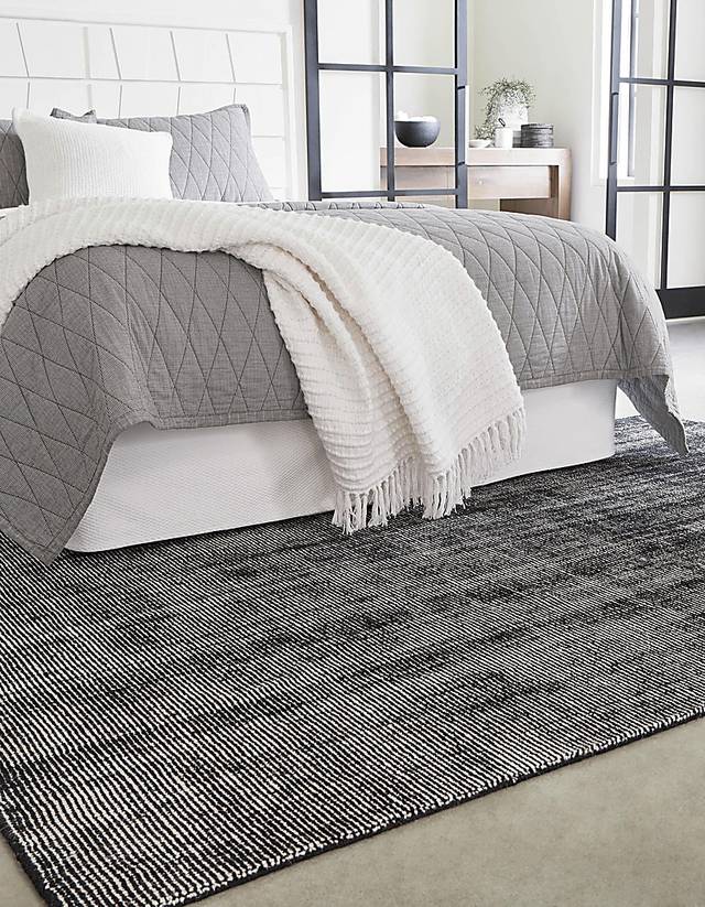 Marmot Black 5'1 x 8' Rug - Thumbnail - Image 3