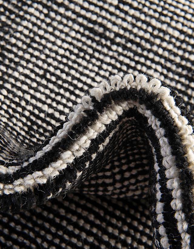 Marmot Black 5'1 x 8' Rug - Thumbnail - Image 6