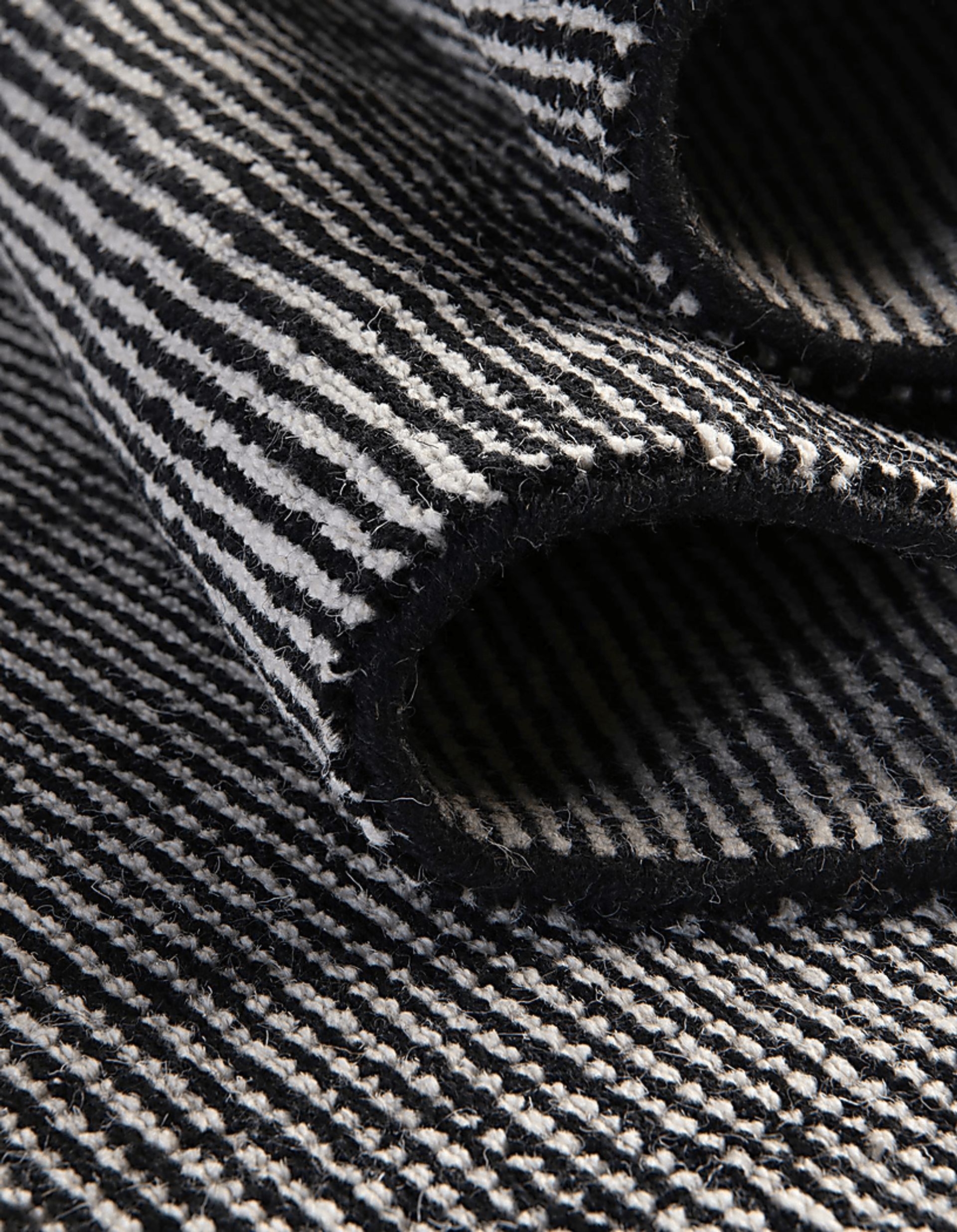 Marmot Black 5'1 x 8' Rug - Image 7