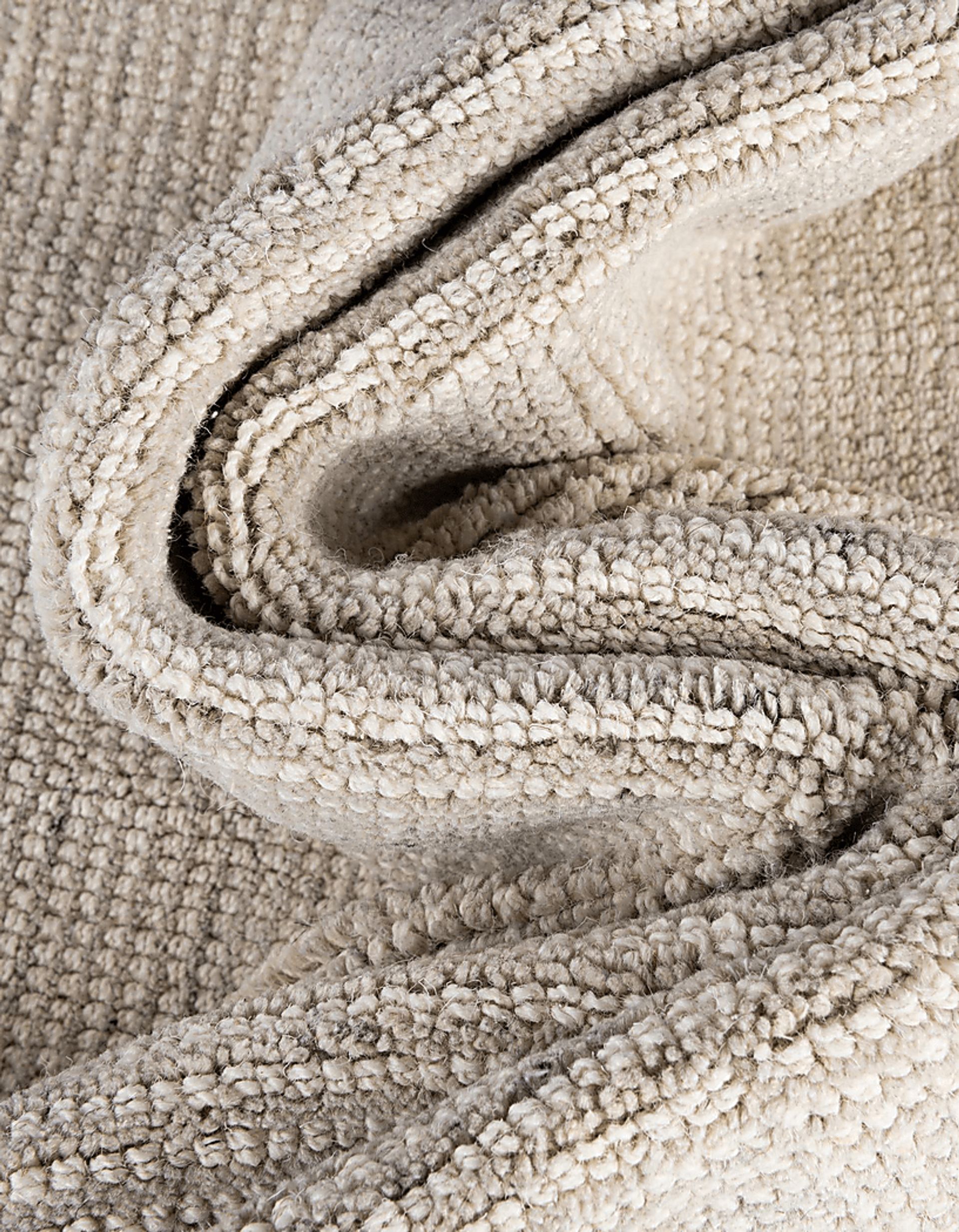 Marmot Ivory 5'1 x 8' Rug - Image 7