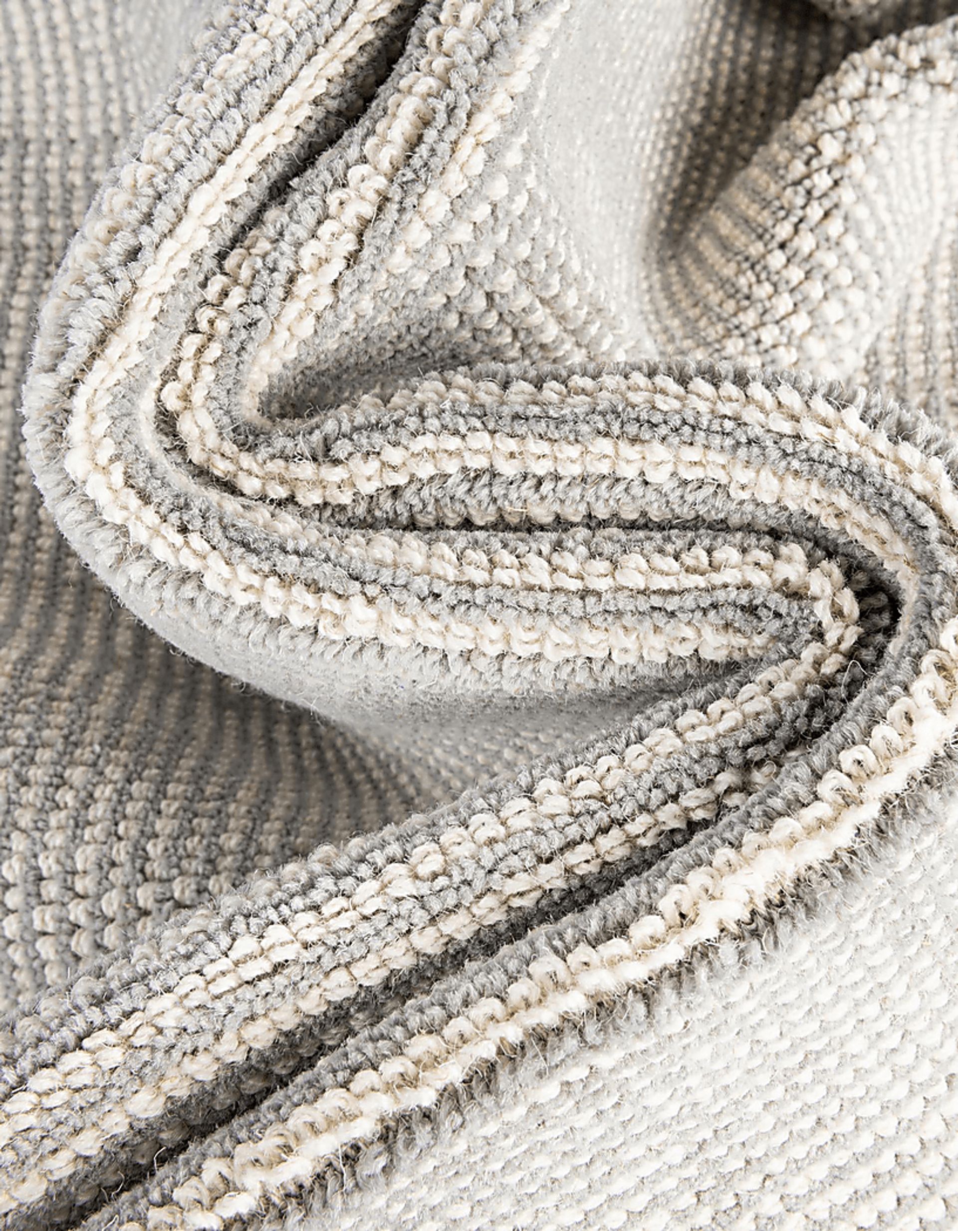 Marmot Light Gray 5'1 x 8' Rug - Image 4
