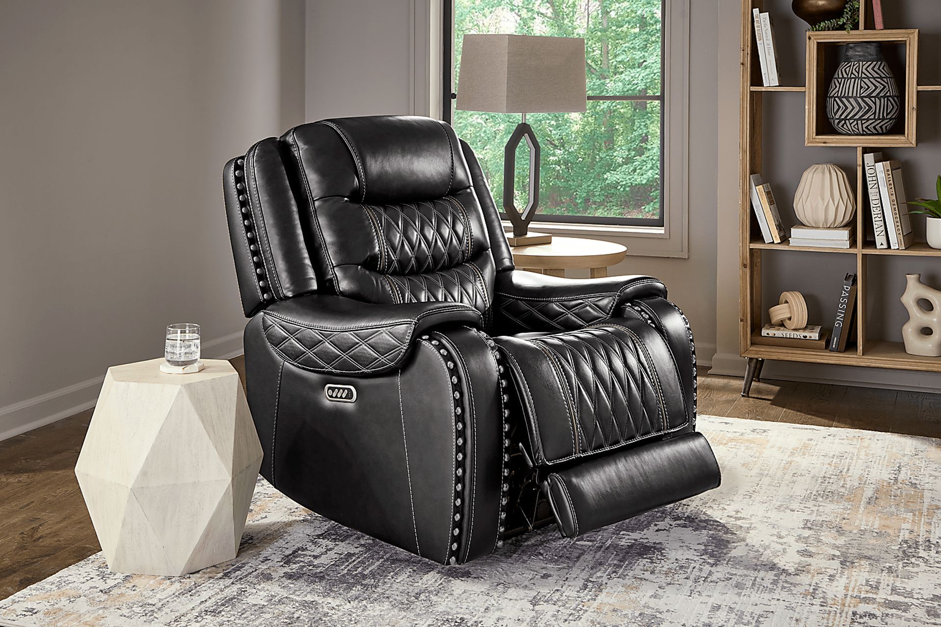 Marquee Black Leather Triple Power Recliner - Image 4
