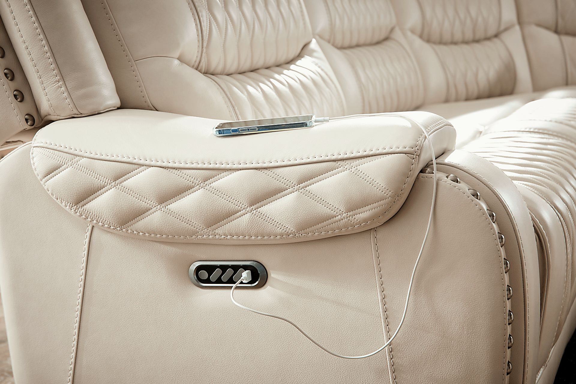 Marquee Cream 6 Pc Leather Triple Power Reclining Sectional - Image 5