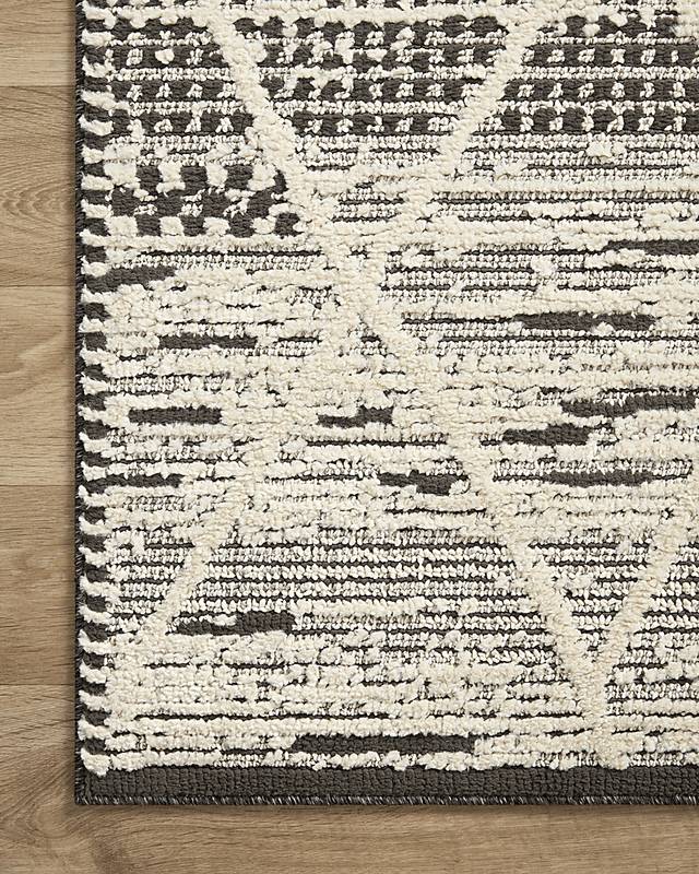 Marsa Black 5'3 x 7'6 Rug - Thumbnail - Image 4