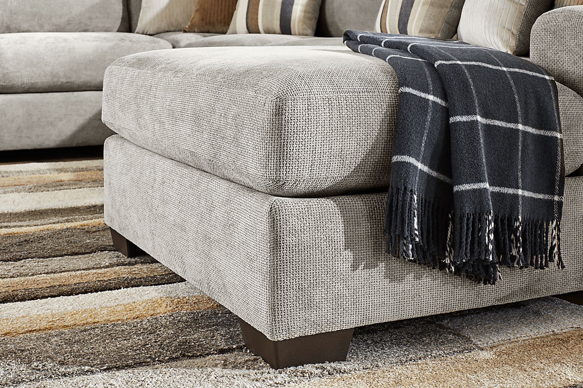 Martin Gray 6 Pc Sectional Living Room - Image 10