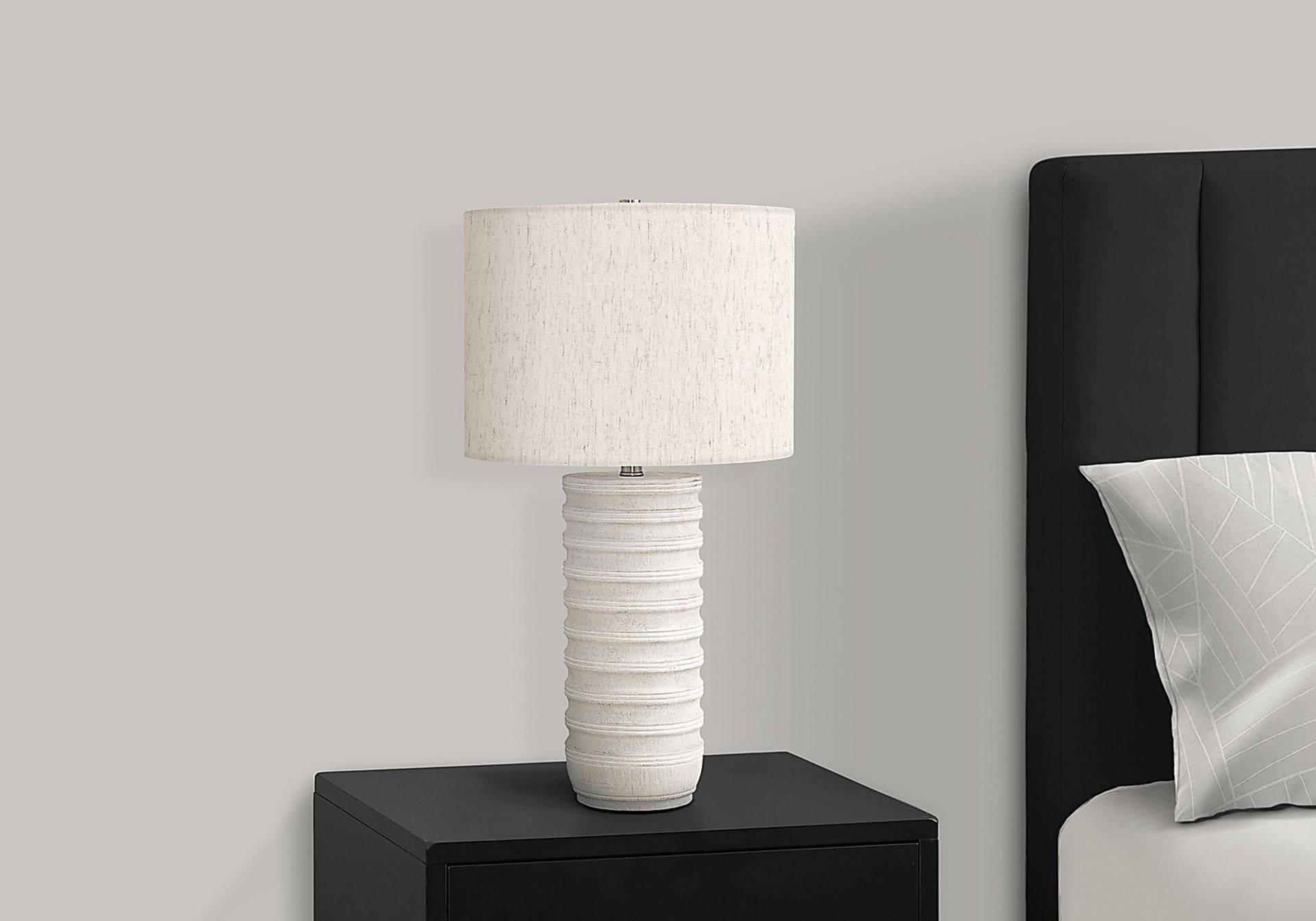 Marx Isle White Lamp - Image 3