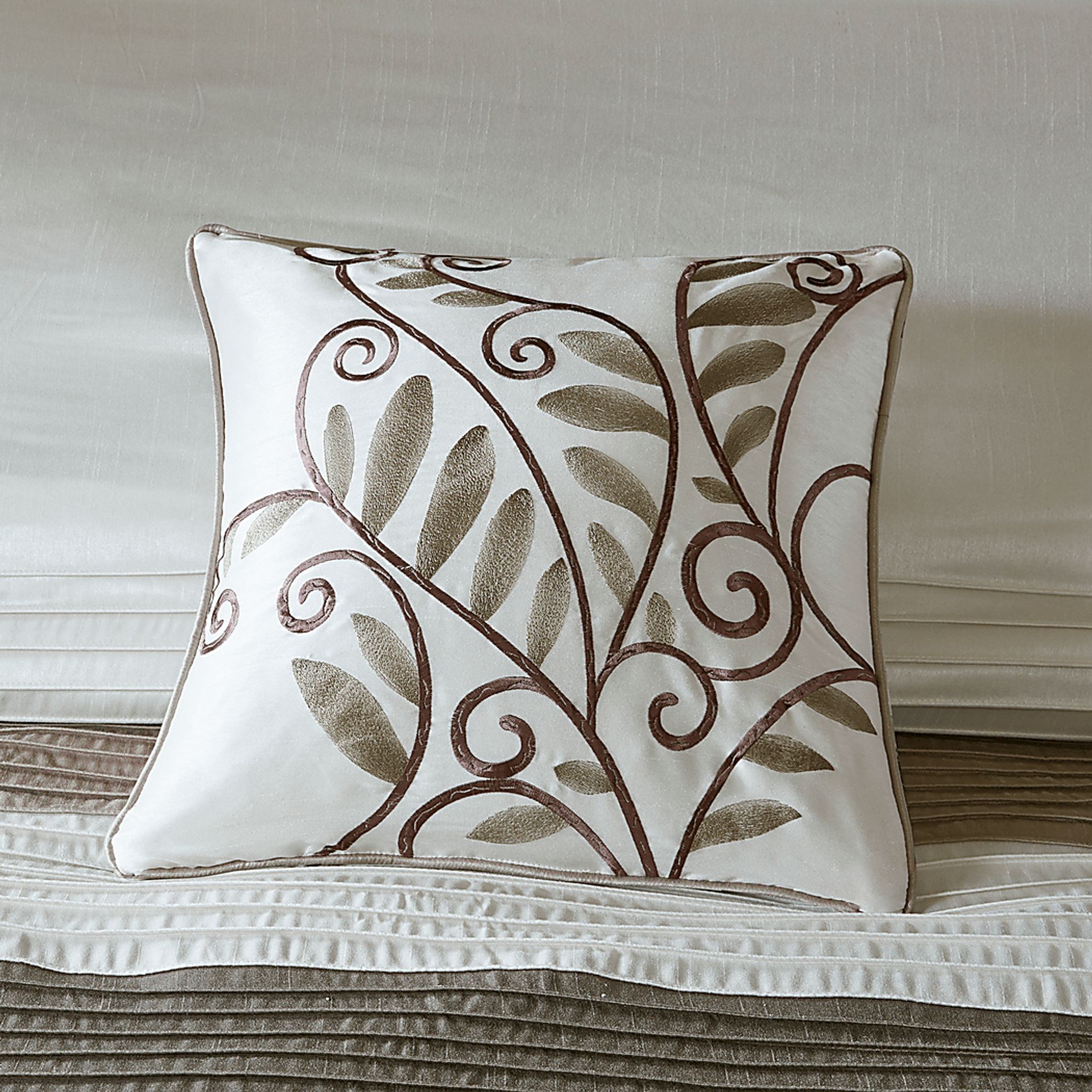 Maryn Natural 6 Pc Queen Duvet Set - Image 6