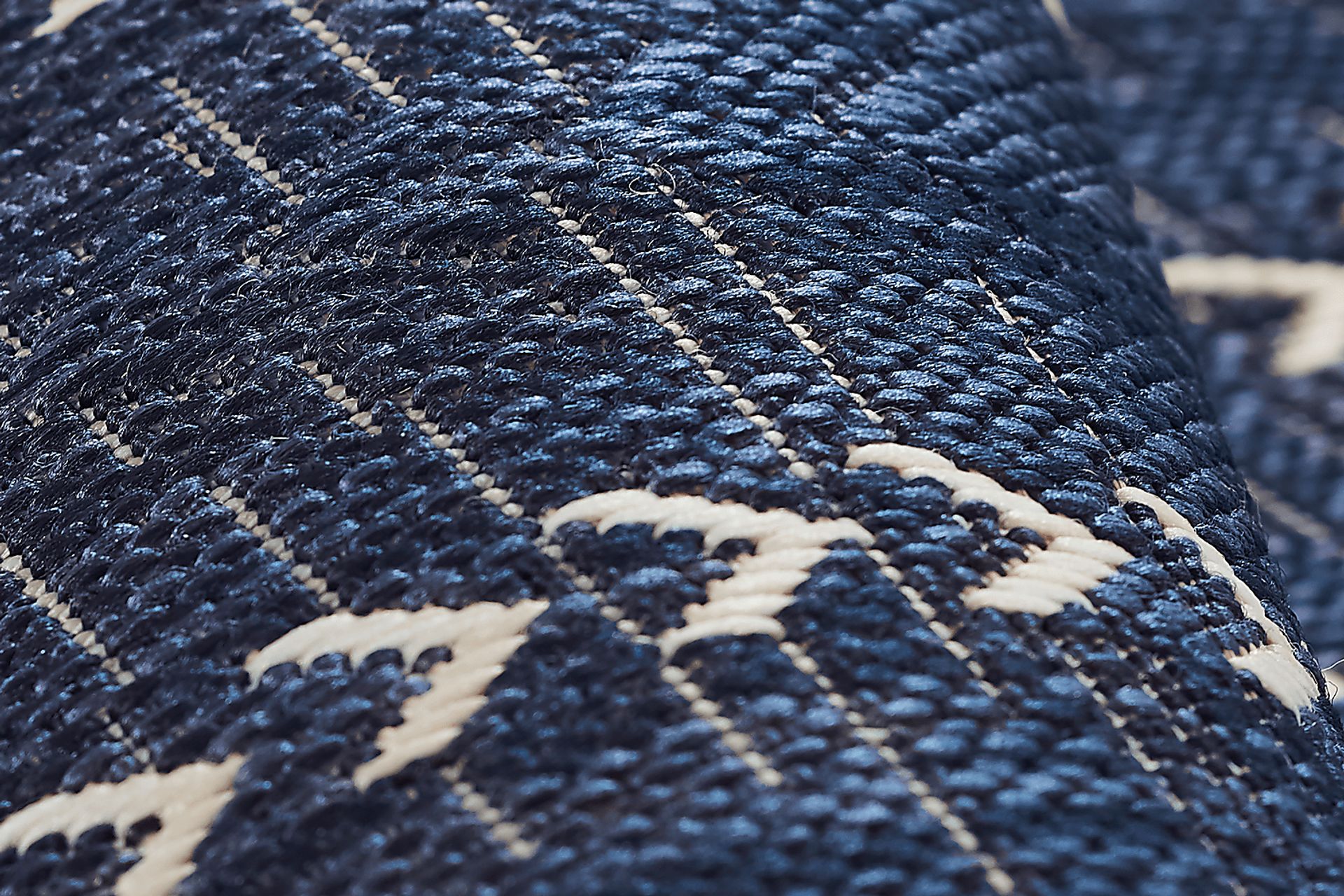 Mavi Navy 5'3 X 7' Indoor/Outdoor Rug - Image 2