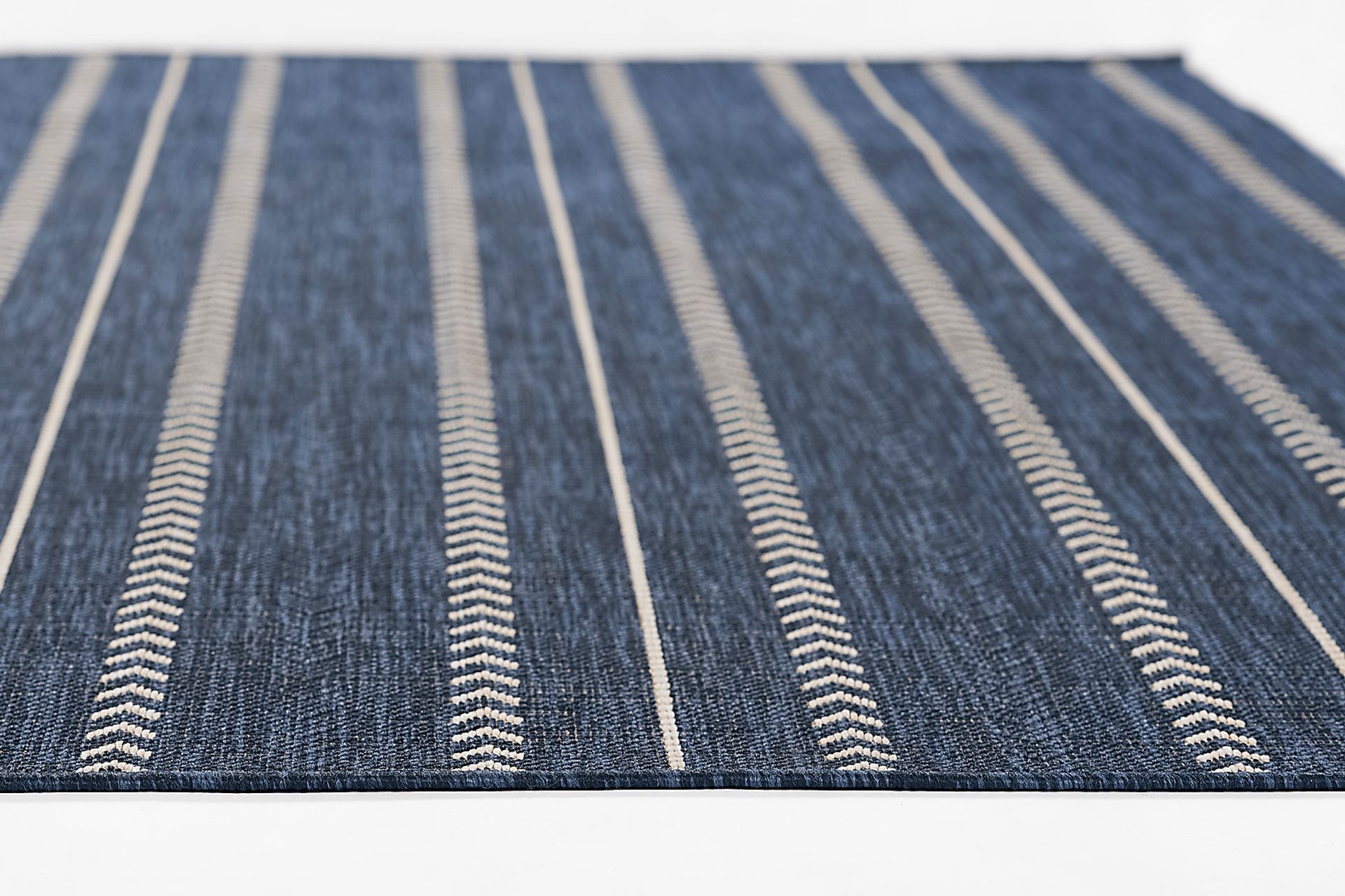 Mavi Navy 5'3 X 7' Indoor/Outdoor Rug - Image 4