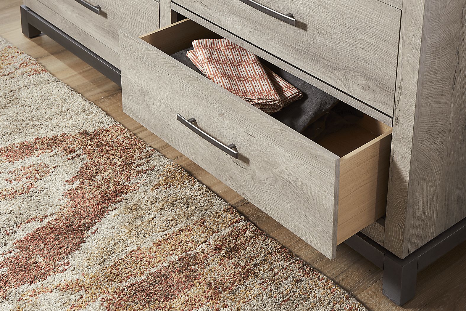 Maxton Place Gray Dresser - Thumbnail 3