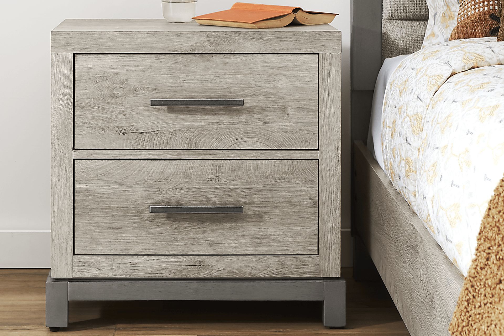 Maxton Place Gray 7 Pc King Bedroom - Image 10