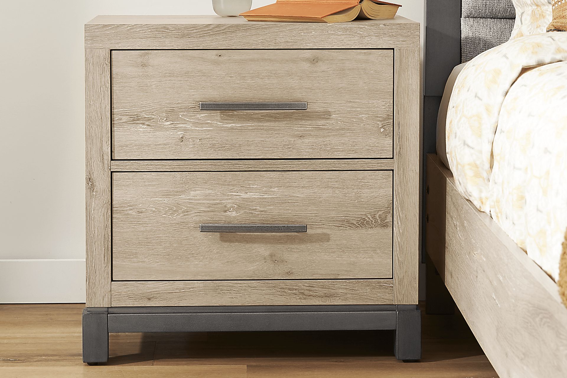 Maxton Place Natural 5 Pc Queen Bedroom - Image 6
