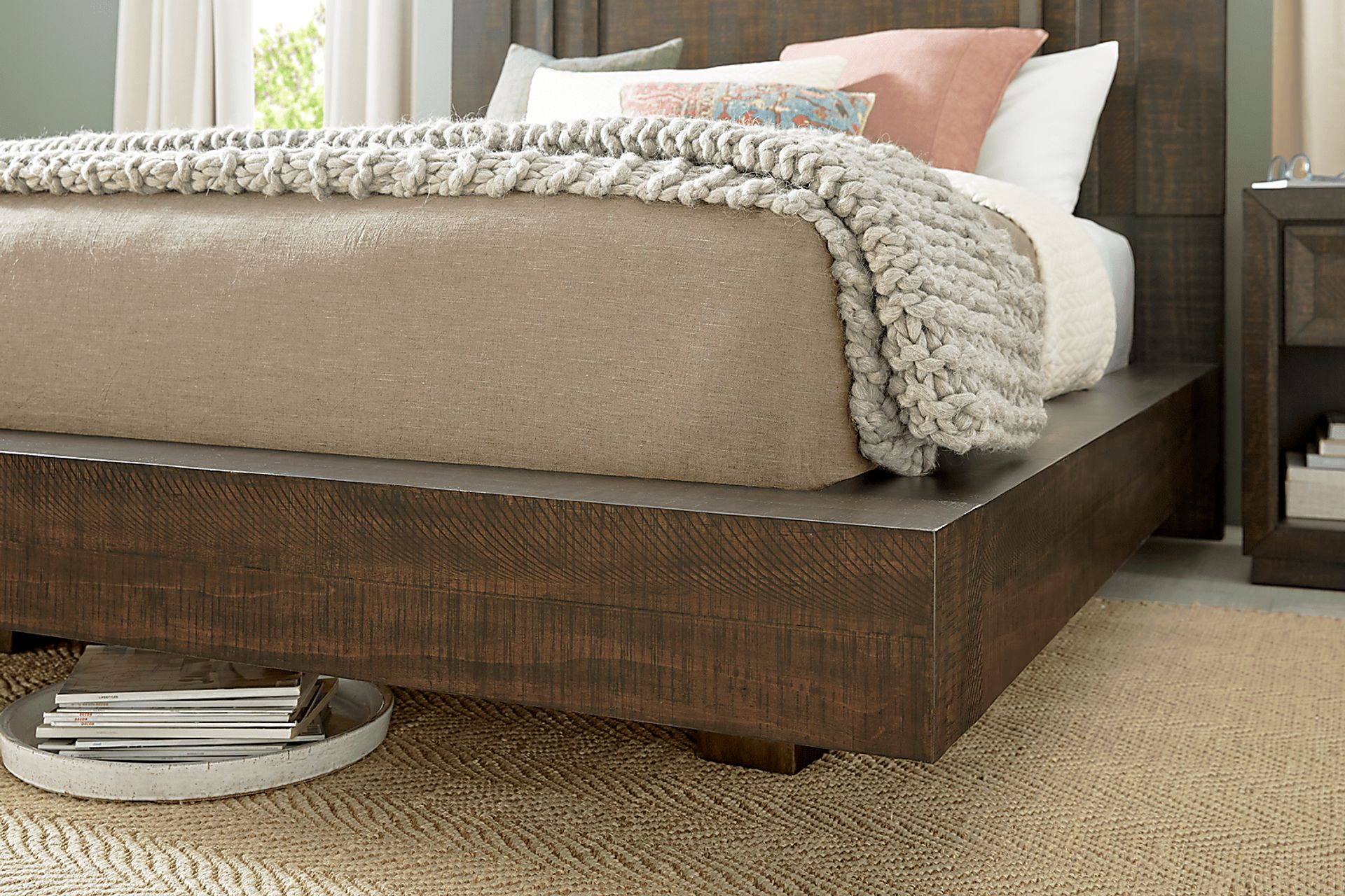 Mckinnon Dark Brown 3 Pc King Platform Bed - Image 4