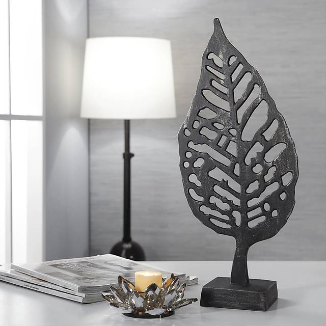 Meldrim Black Sculpture - Thumbnail - Image 2