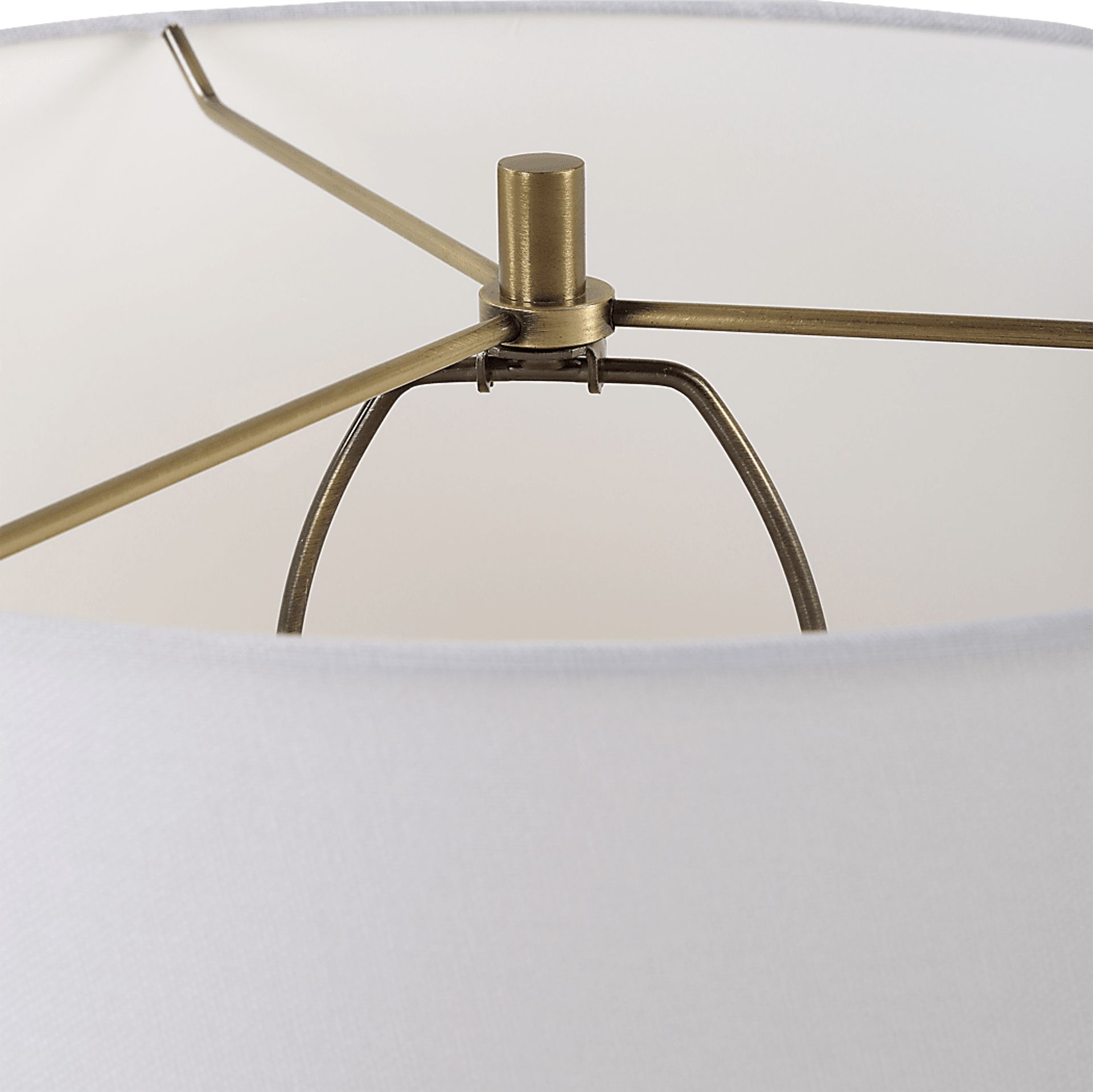 Mendota Drive White Lamp - Image 3