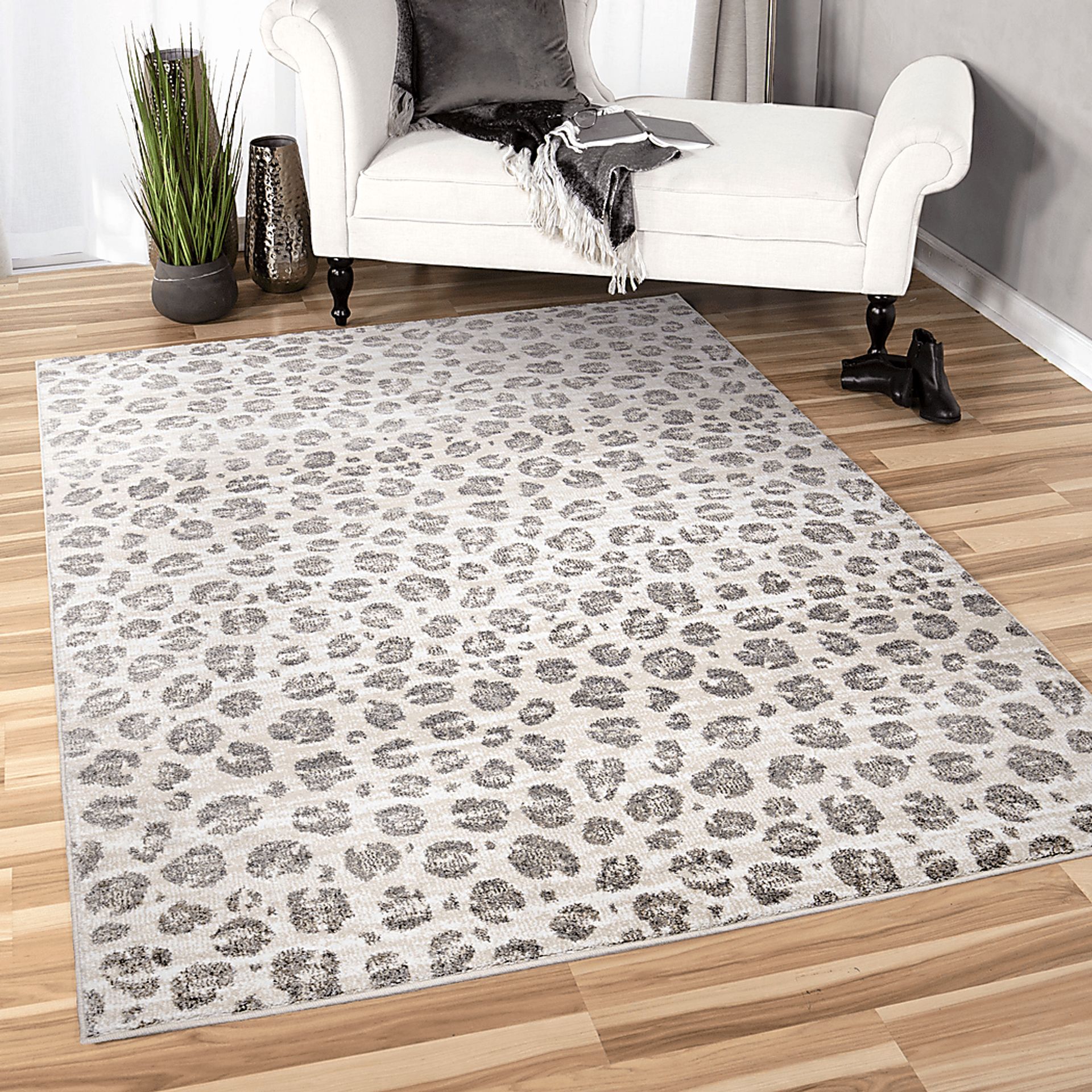 Merike Gray 5'3 x 7'6 Rug - Image 2