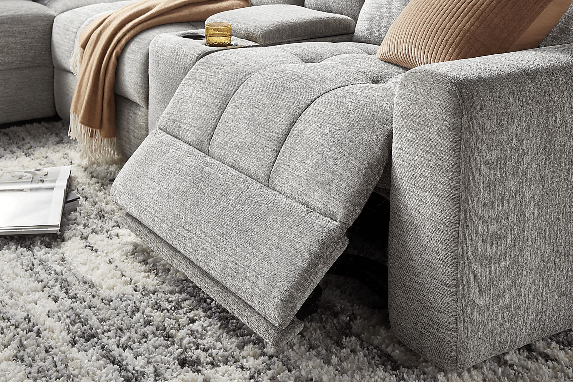 Meriwether Gray 7 Pc Power Slider Sectional - Image 5