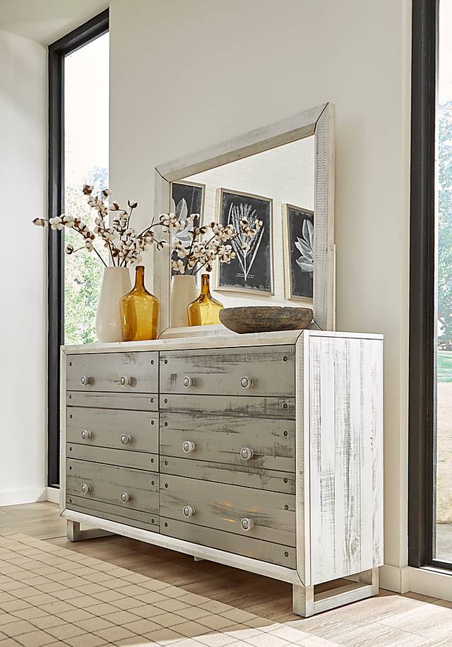 Merriwood Hills White 5 Pc Queen Panel Bedroom - Thumbnail - Image 5