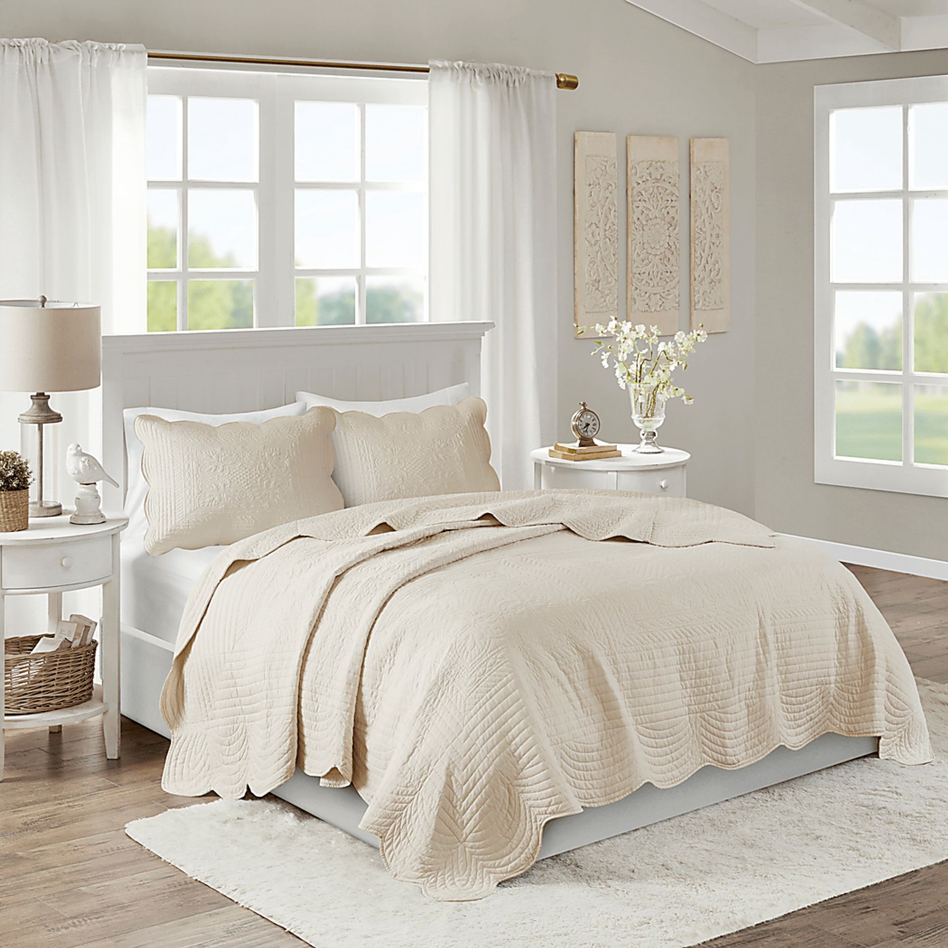 Midean Cream 3 Pc King Coverlet Set - Image 2