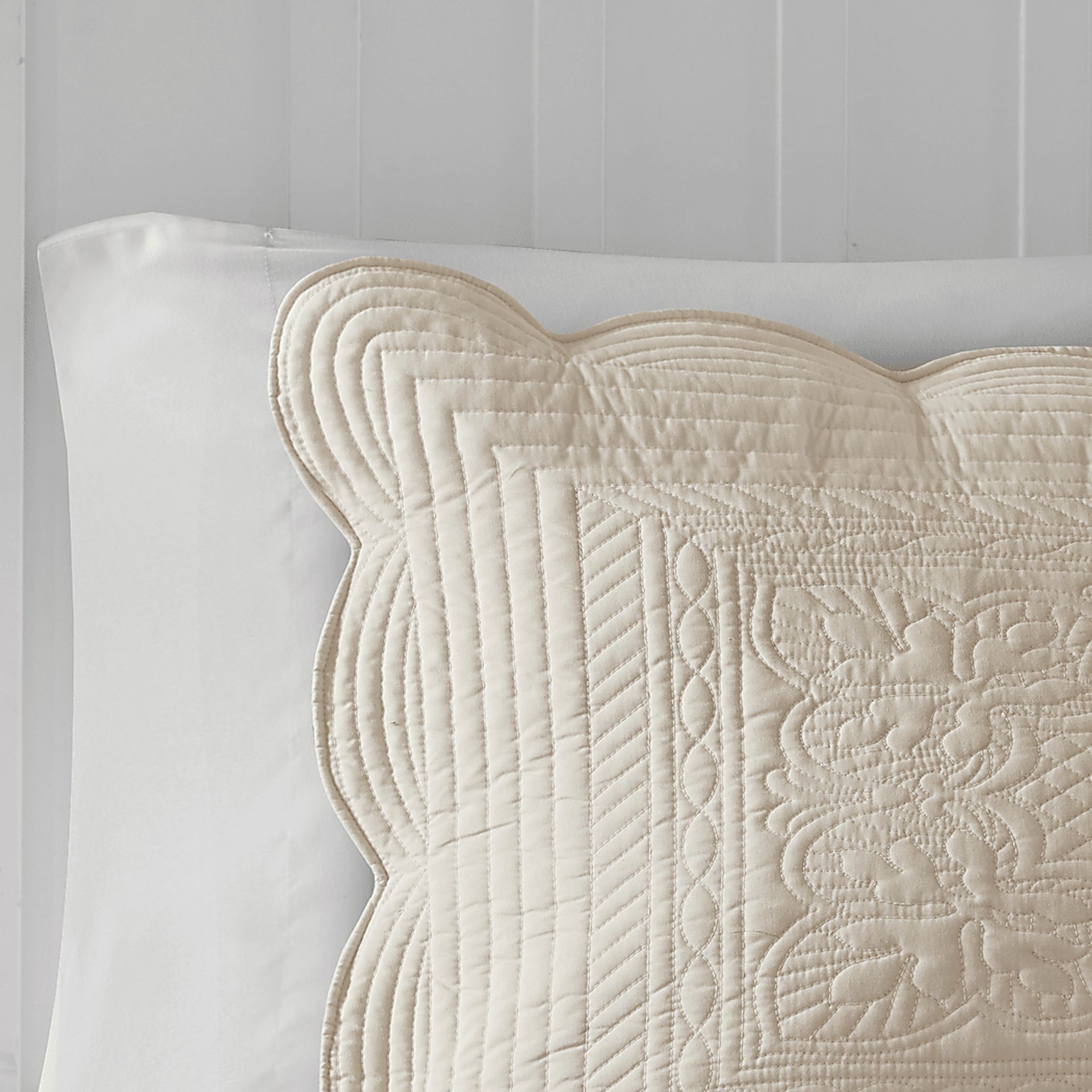 Midean Cream 3 Pc King Coverlet Set - Image 5
