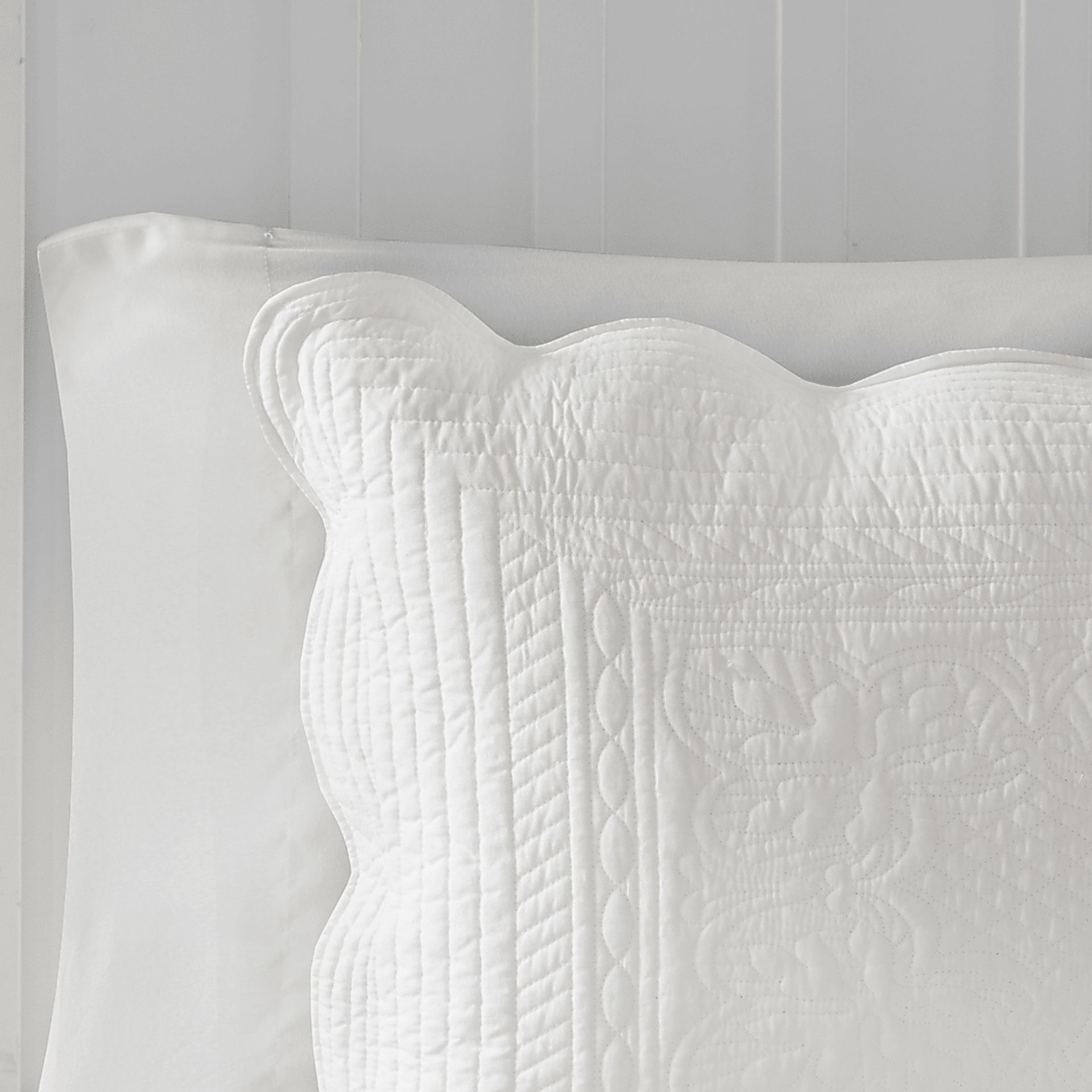 Midean White 3 Pc Queen Coverlet Set - Image 5