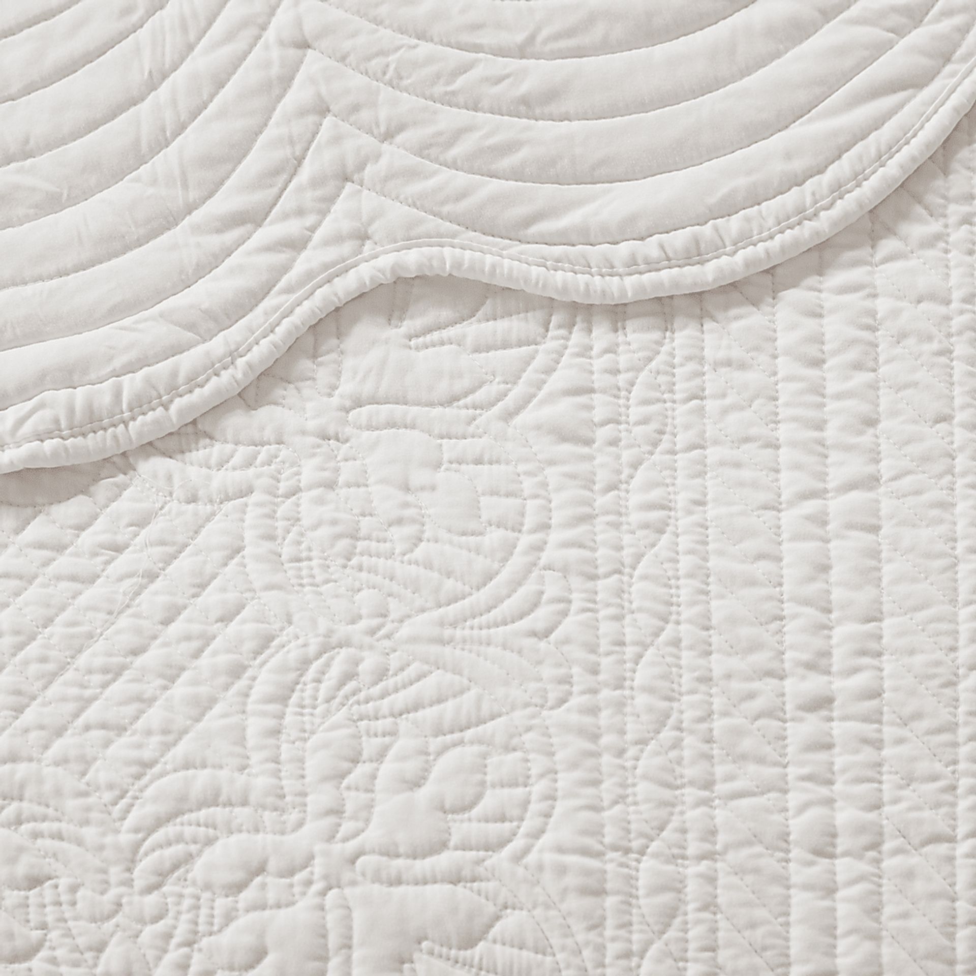 Midean White 3 Pc Queen Coverlet Set - Image 7