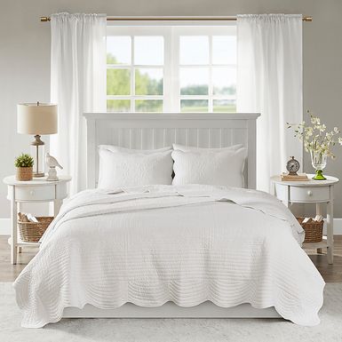 Midean White 3 Pc Queen Coverlet Set