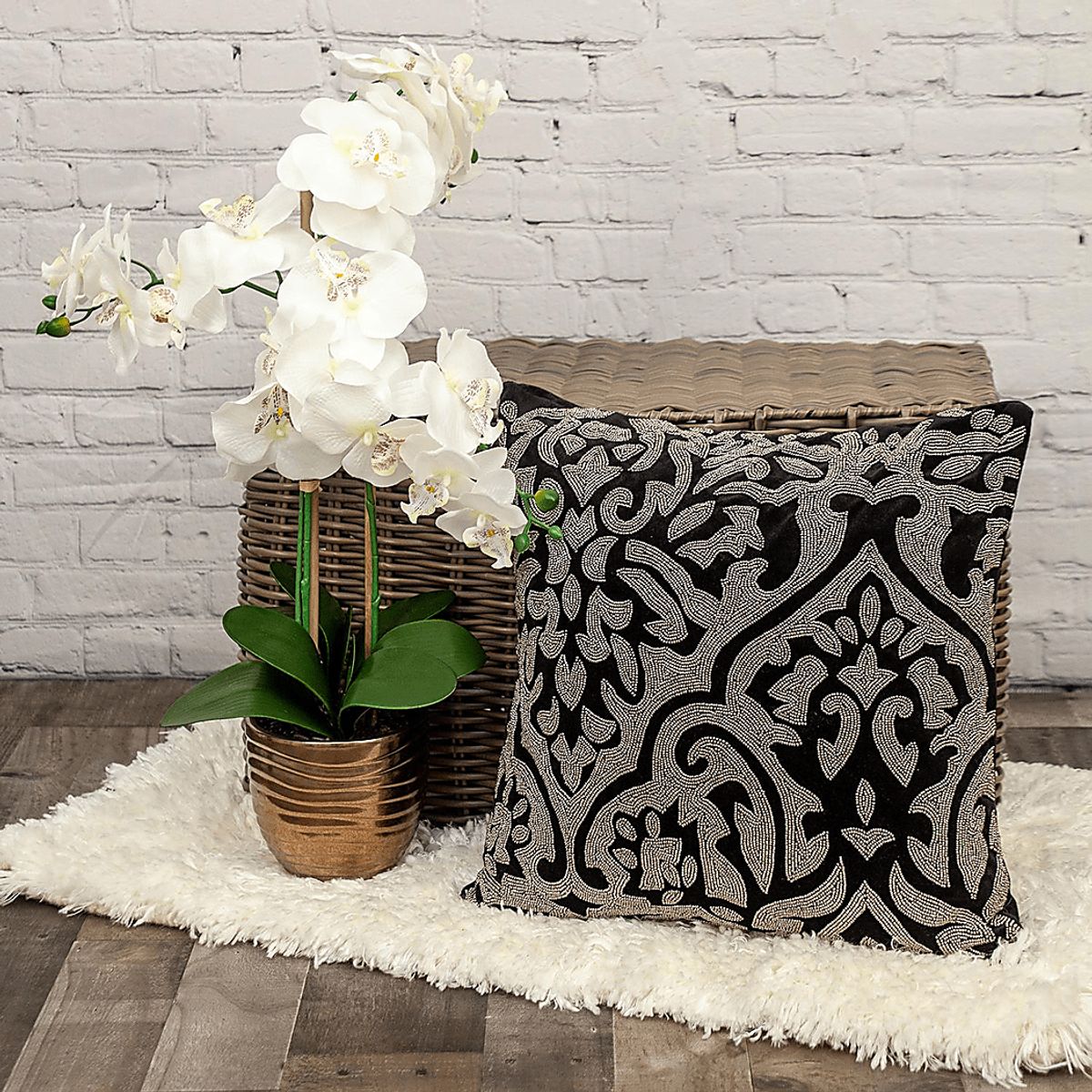 Midzi Black Accent Pillow | Rooms to Go