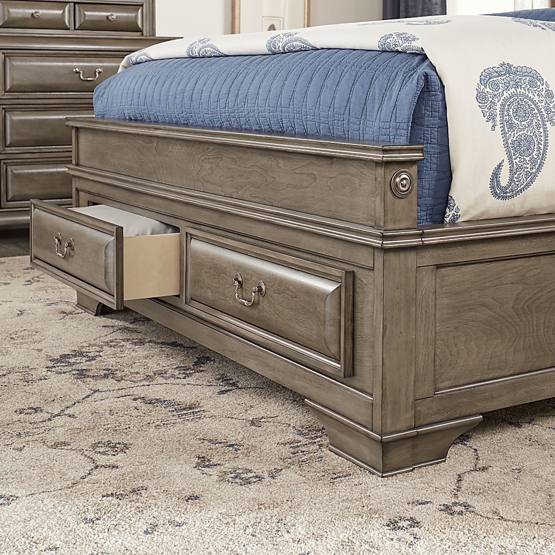 Mill Valley II Gray 7 Pc Queen Sleigh Bedroom with Storage - Image 4