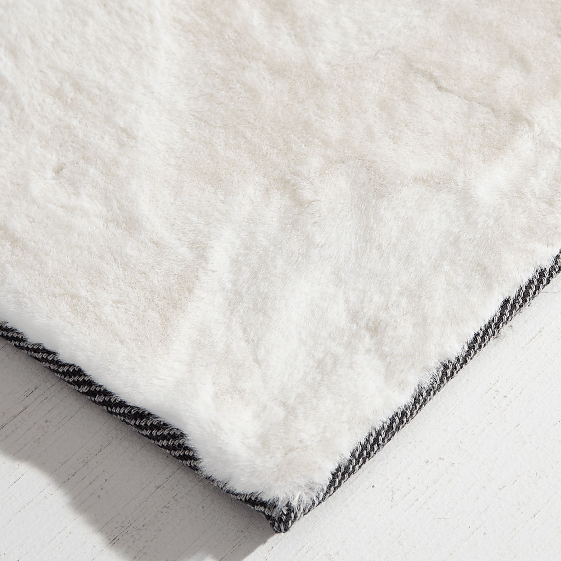 Minky-Moe Ivory 7'6 x 9'6 Rug - Image 2