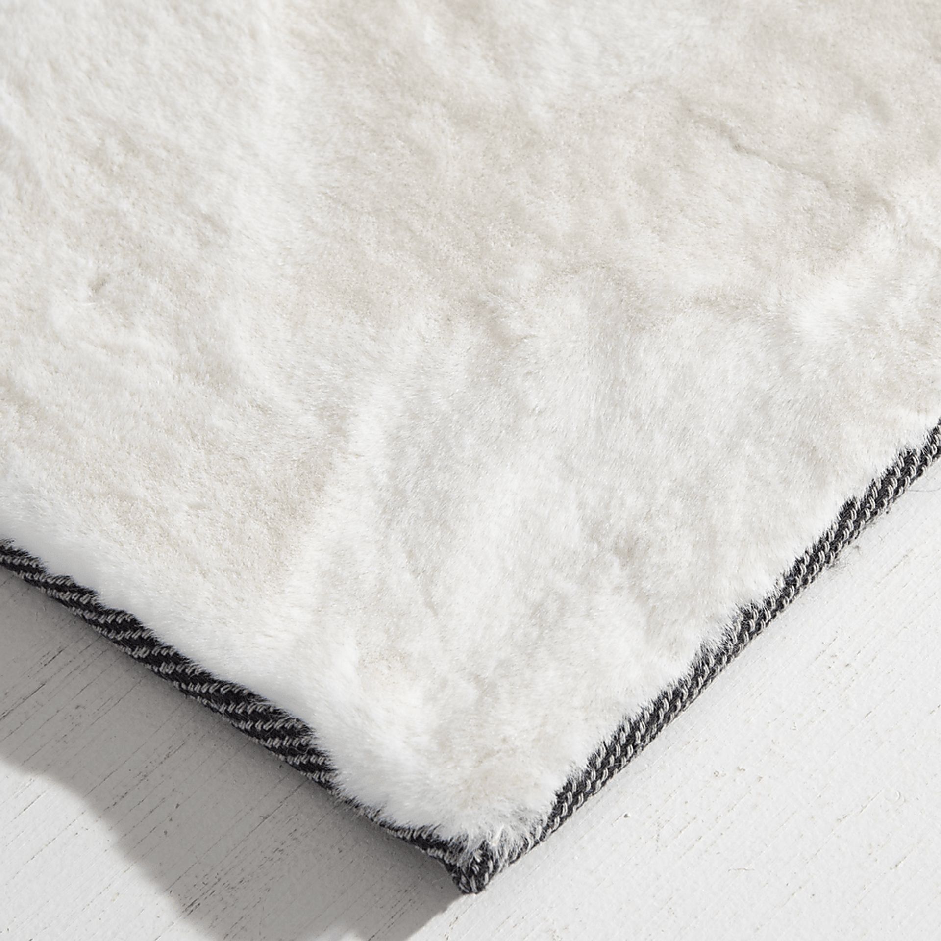 Minky-Moe Plus Ivory 7'6 x 9'6 Rug - Image 3