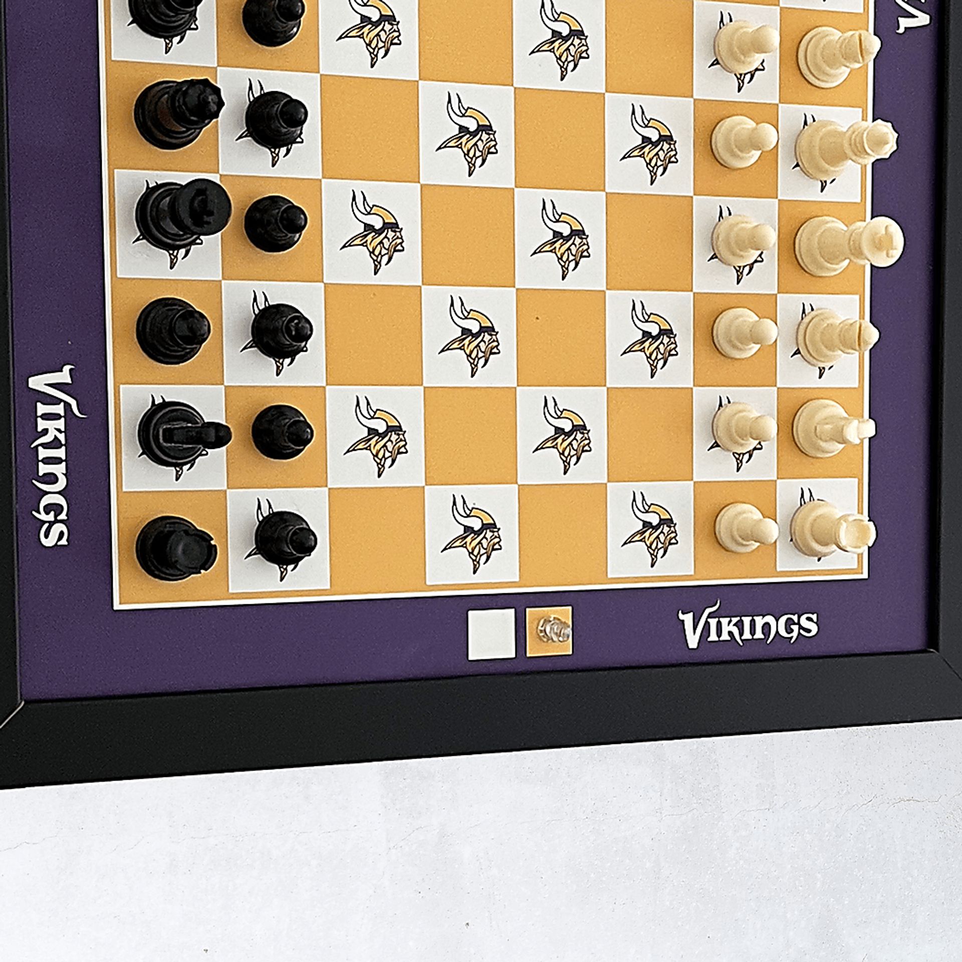 Minnesota Vikings Wall Chess Set - Image 4