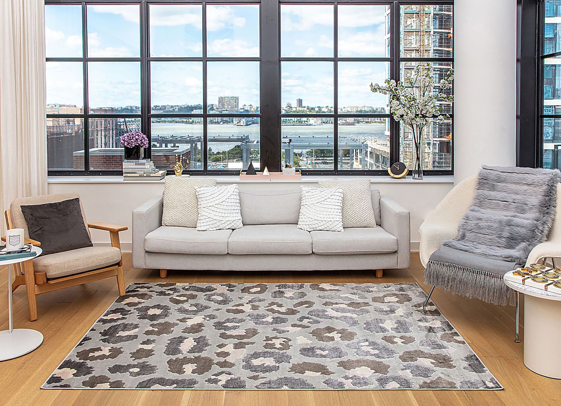 Minoro Gray 5' x 7' Rug - Image 2